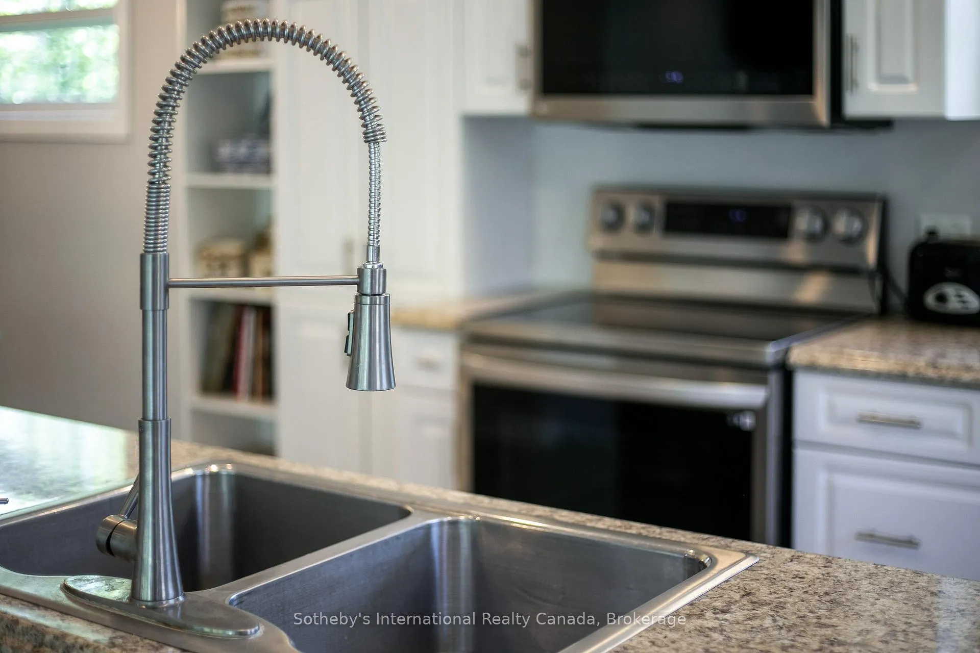 Photo 12 of 640514 Hamilton Road, Chatsworth — HOMEH