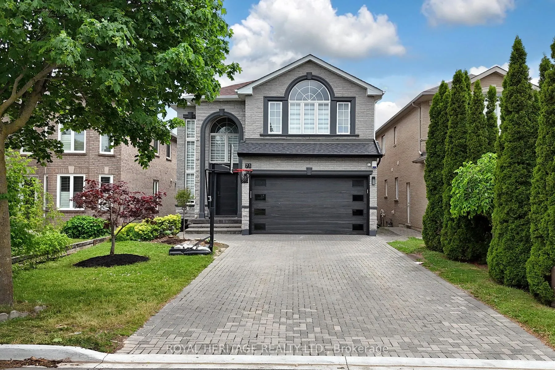 Photo 2 of 71 Lund Street, Richmond Hill, North Richvale — HOMEH