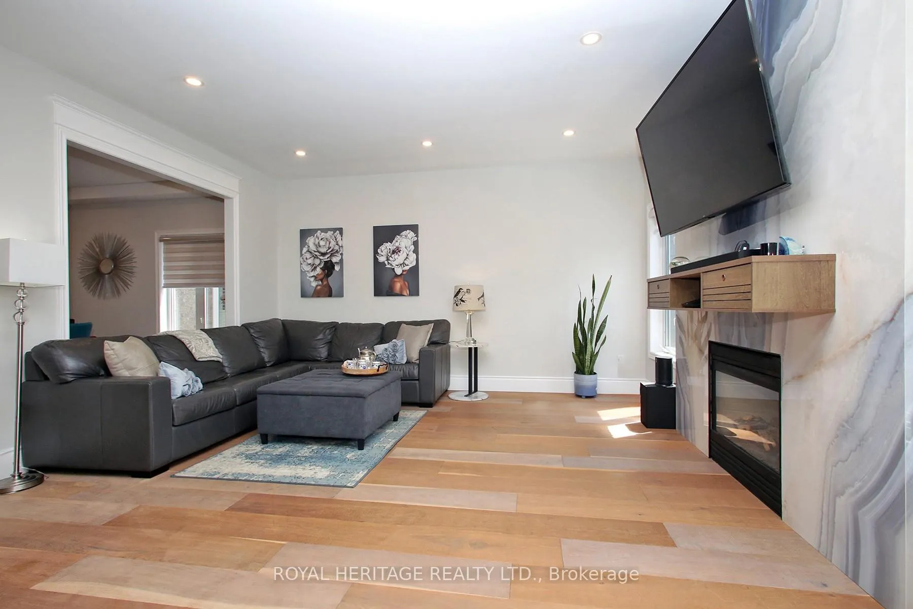 Photo 19 of 71 Lund Street, Richmond Hill, North Richvale — HOMEH