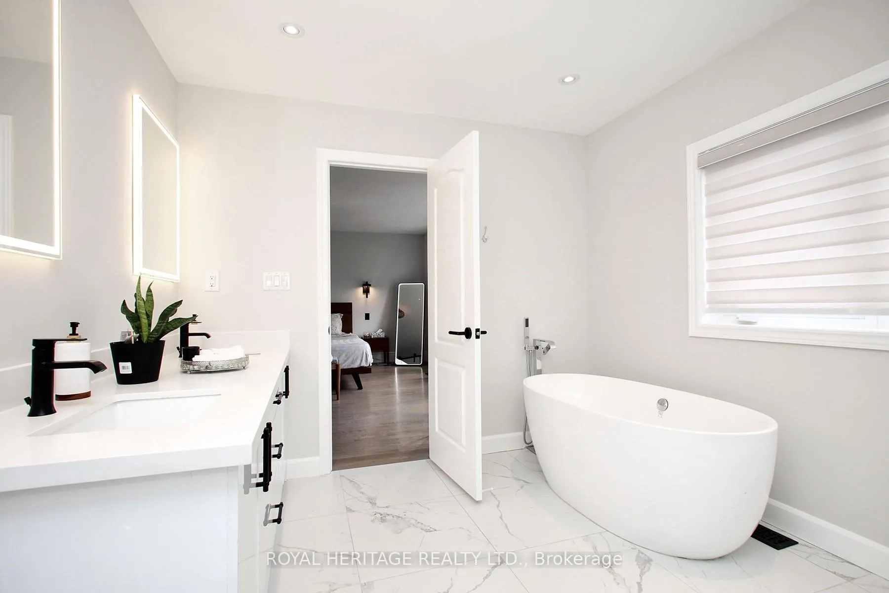 Photo 38 of 71 Lund Street, Richmond Hill, North Richvale — HOMEH