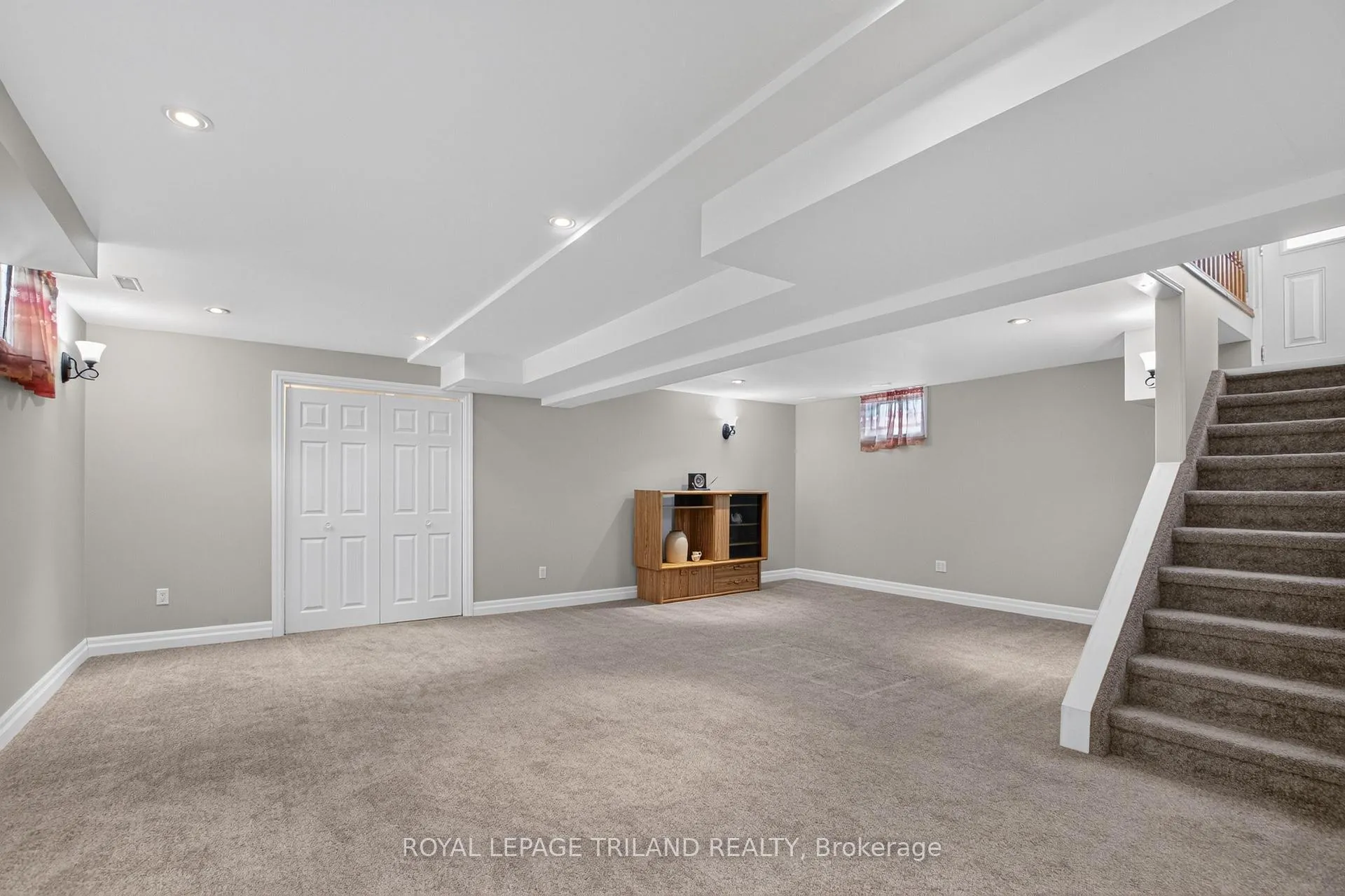 Photo 5 of 532 Highview Drive, St. Thomas — HOMEH