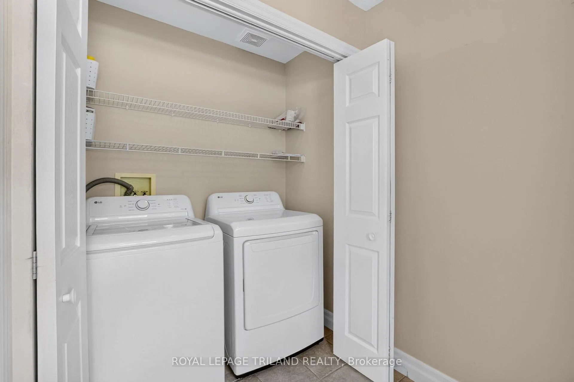 Photo 8 of 532 Highview Drive, St. Thomas — HOMEH
