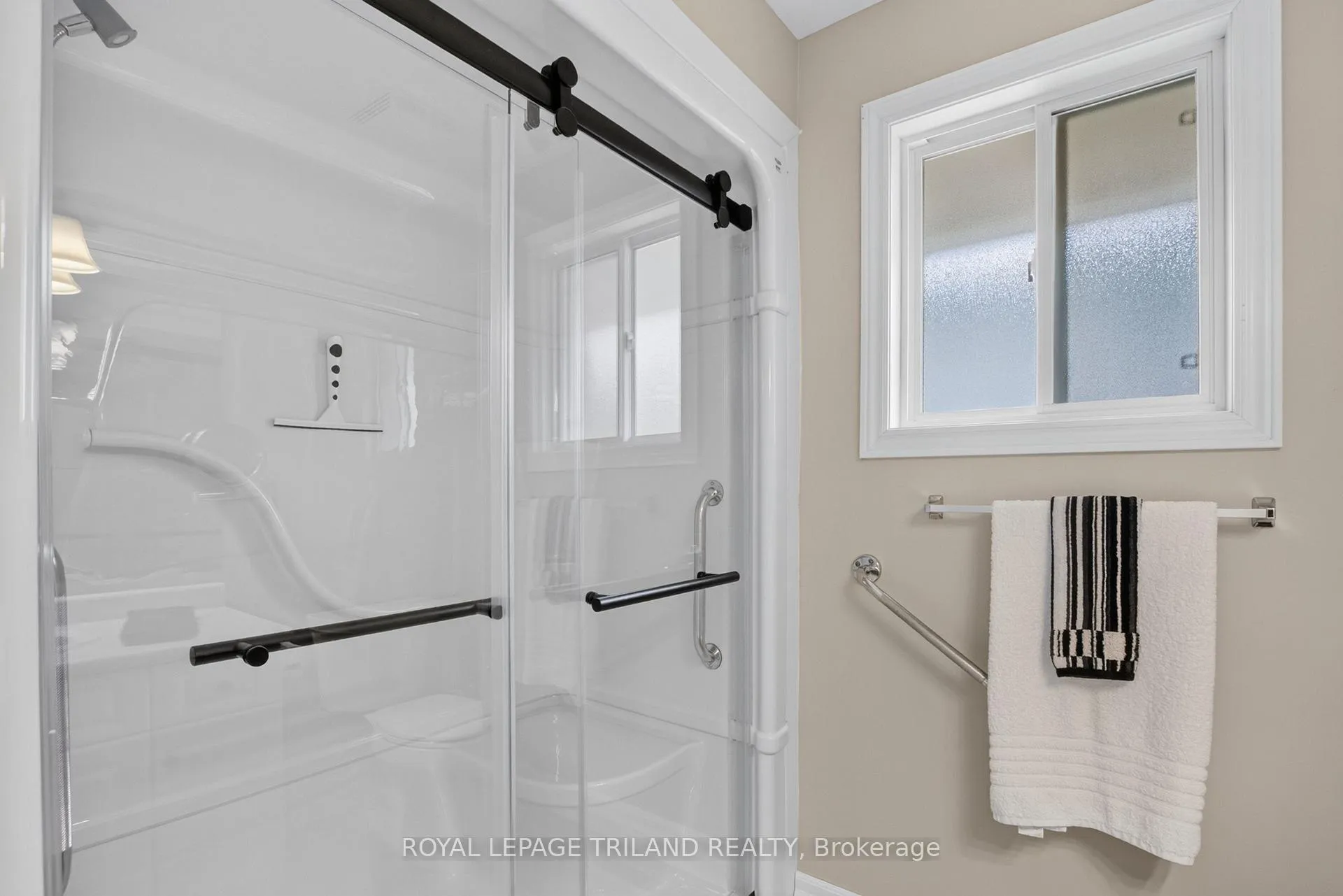 Photo 19 of 532 Highview Drive, St. Thomas — HOMEH