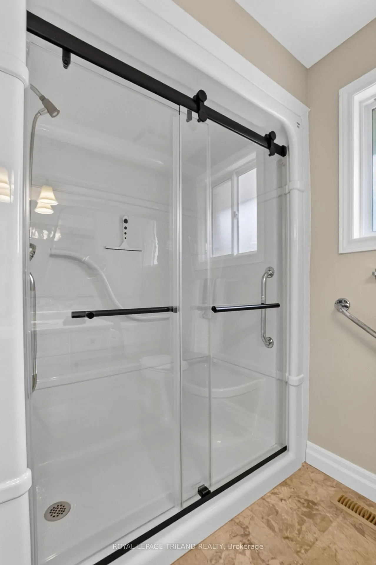 Photo 20 of 532 Highview Drive, St. Thomas — HOMEH