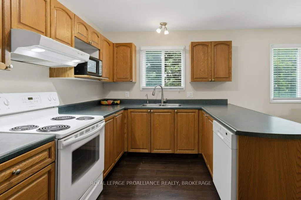 Photo 13 of 882 Winchester Lane, Kingston, North of Taylor-Kidd Blvd — HOMEH