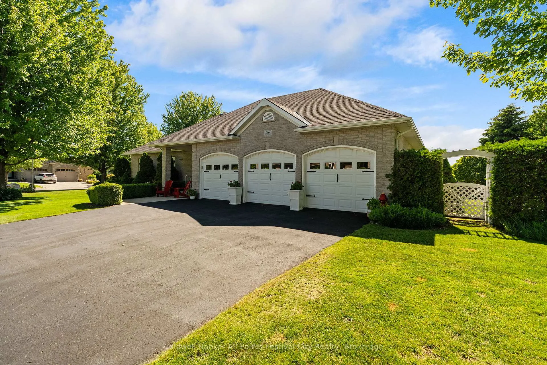 Photo 2 of 136 Bethune Crescent, Goderich, Goderich (Town) — HOMEH