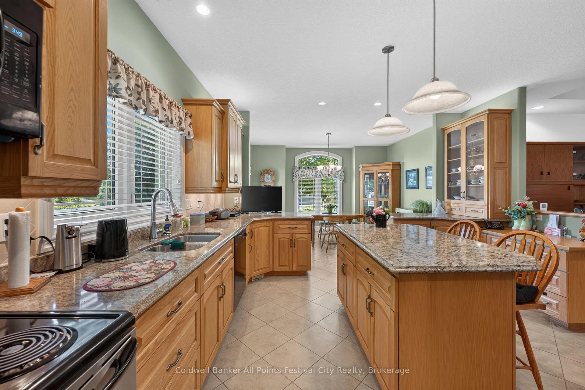 Photo 12 of 136 Bethune Crescent, Goderich, Goderich (Town) — HOMEH