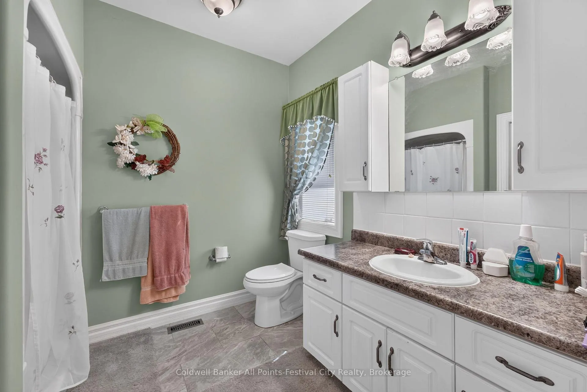 Photo 19 of 136 Bethune Crescent, Goderich, Goderich (Town) — HOMEH