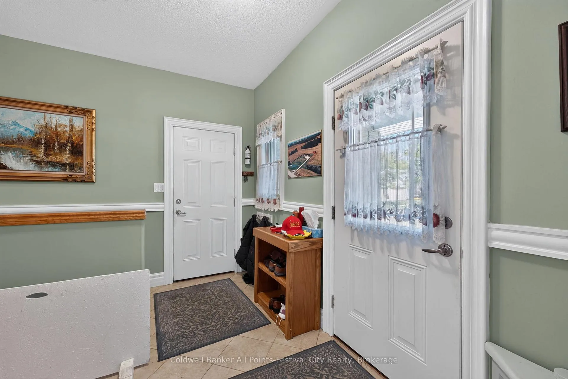 Photo 21 of 136 Bethune Crescent, Goderich, Goderich (Town) — HOMEH