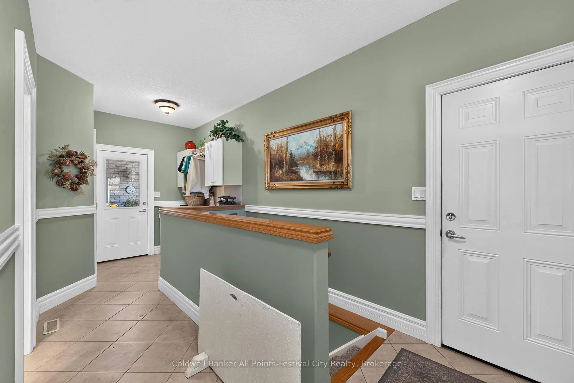 Photo 22 of 136 Bethune Crescent, Goderich, Goderich (Town) — HOMEH