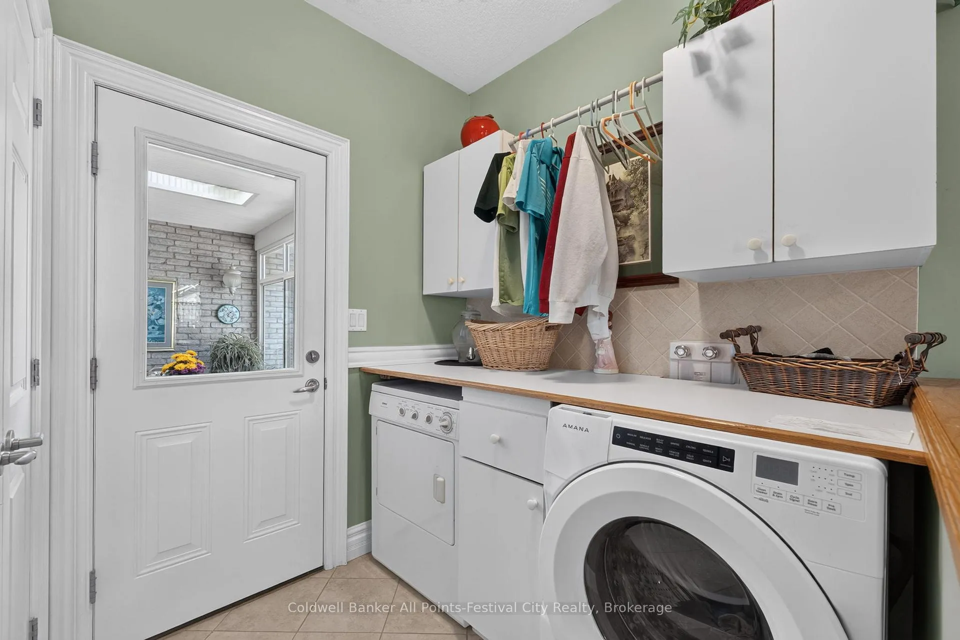 Photo 24 of 136 Bethune Crescent, Goderich, Goderich (Town) — HOMEH