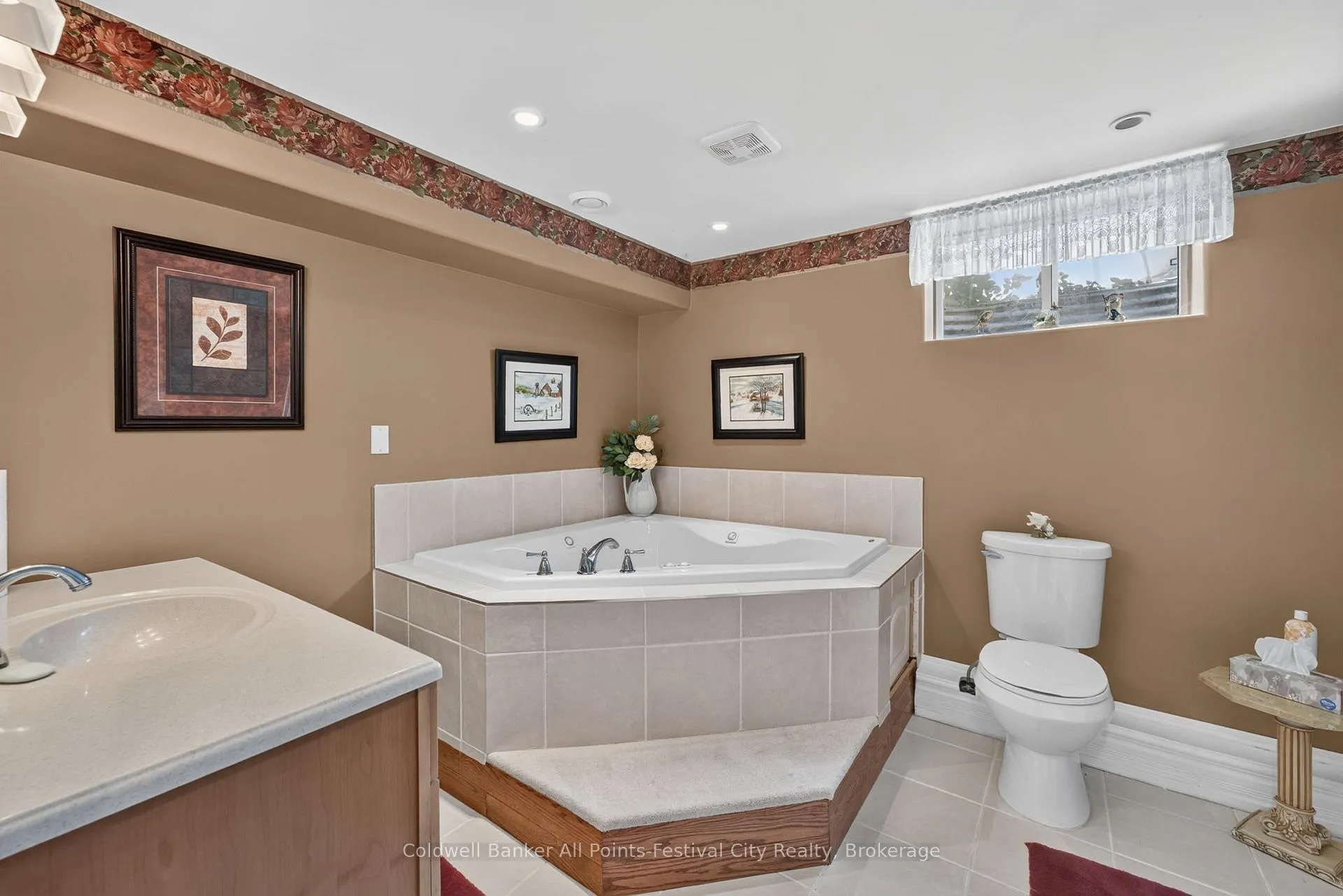 Photo 33 of 136 Bethune Crescent, Goderich, Goderich (Town) — HOMEH