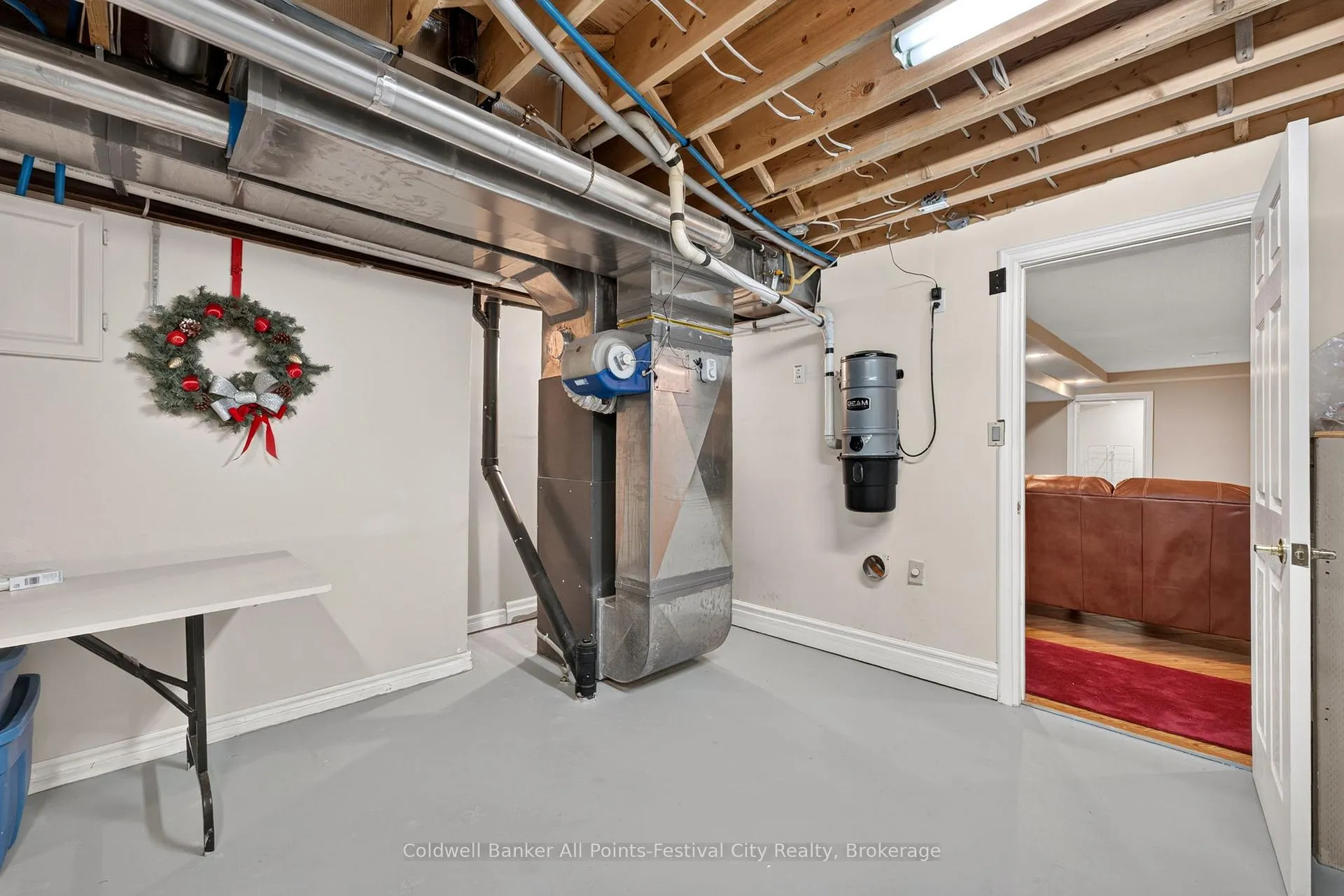 Photo 36 of 136 Bethune Crescent, Goderich, Goderich (Town) — HOMEH