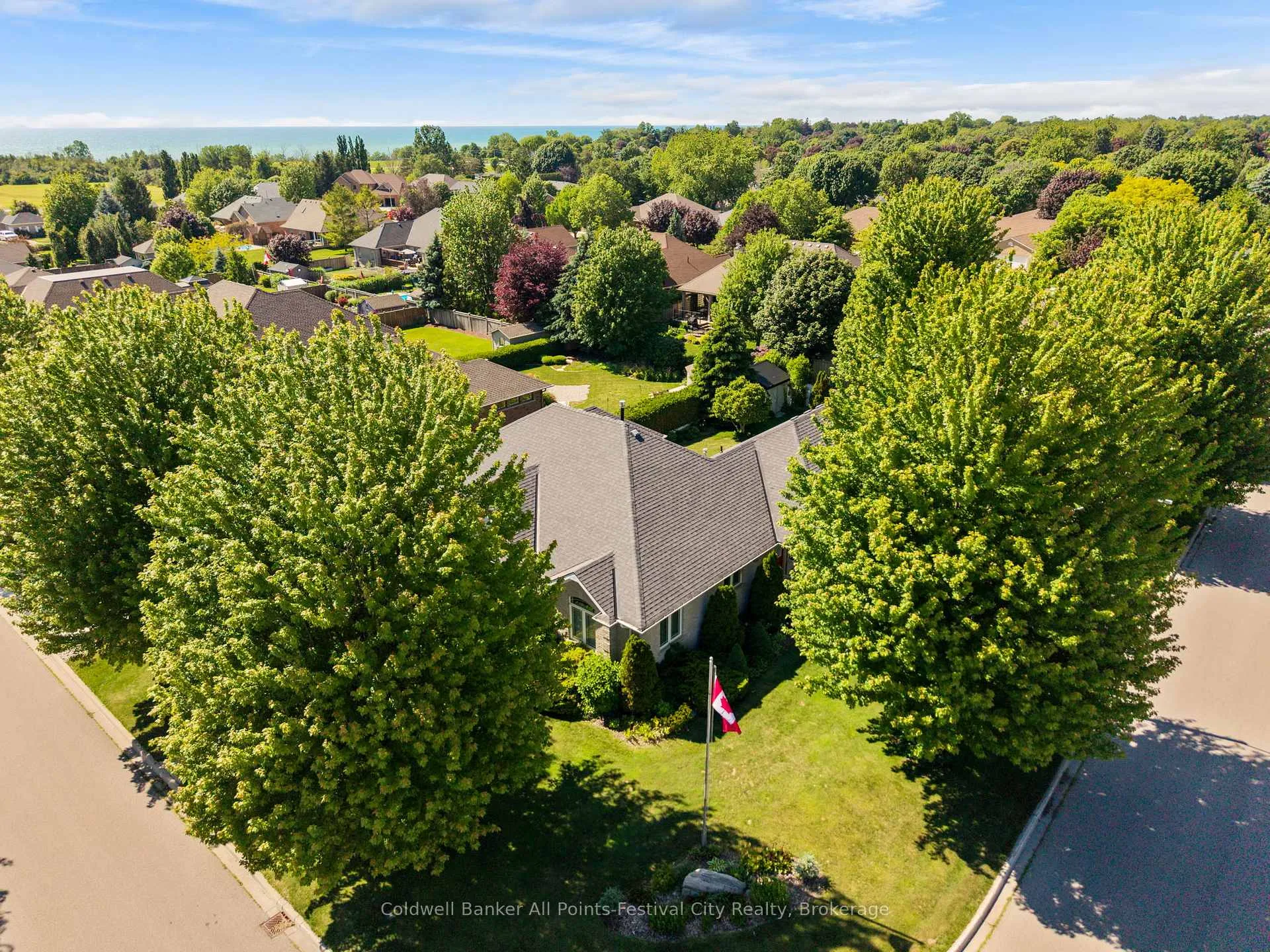Photo 43 of 136 Bethune Crescent, Goderich, Goderich (Town) — HOMEH