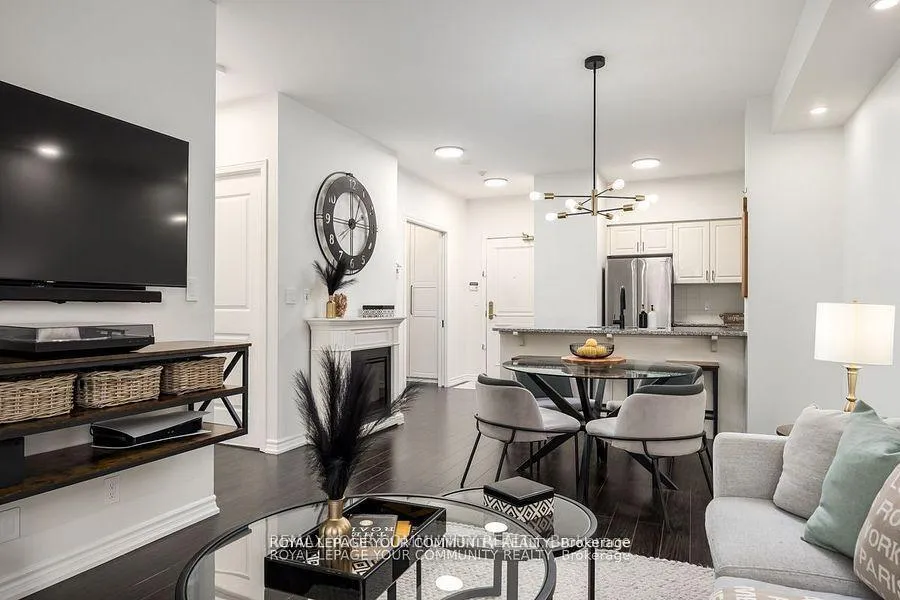 Photo 5 of Unit 307, 9225 Jane Street N, Vaughan, Maple — HOMEH