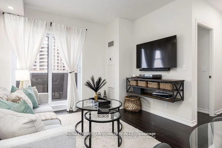 Photo 10 of Unit 307, 9225 Jane Street N, Vaughan, Maple — HOMEH