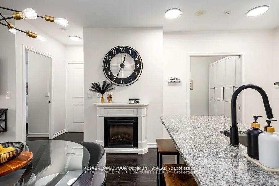 Photo 11 of Unit 307, 9225 Jane Street N, Vaughan, Maple — HOMEH