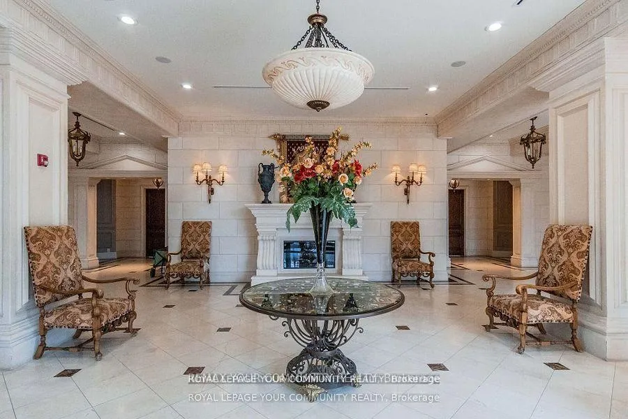 Photo 18 of Unit 307, 9225 Jane Street N, Vaughan, Maple — HOMEH