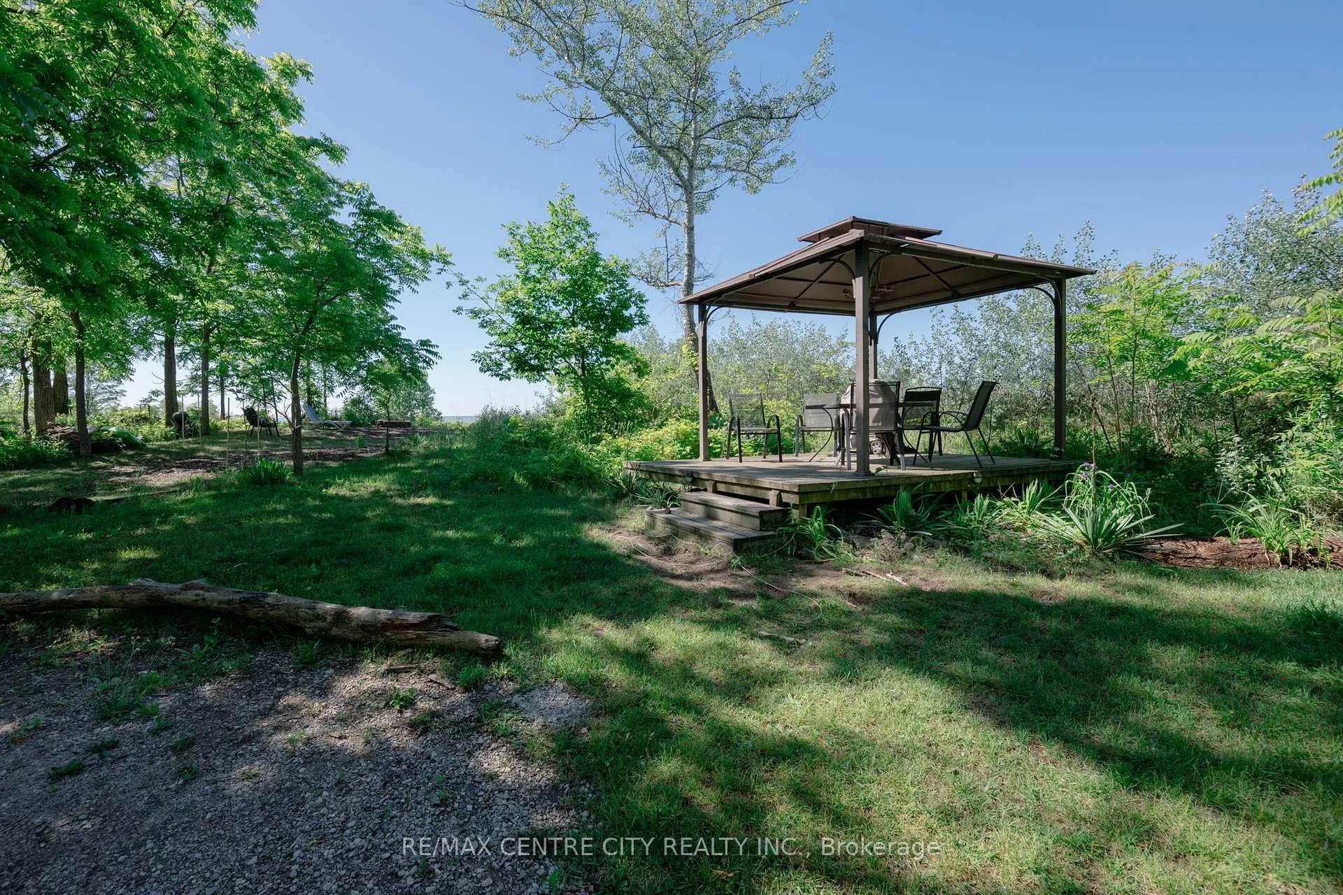 Photo 38 of 547 Edith Cavell Boulevard, Central Elgin, Port Stanley — HOMEH