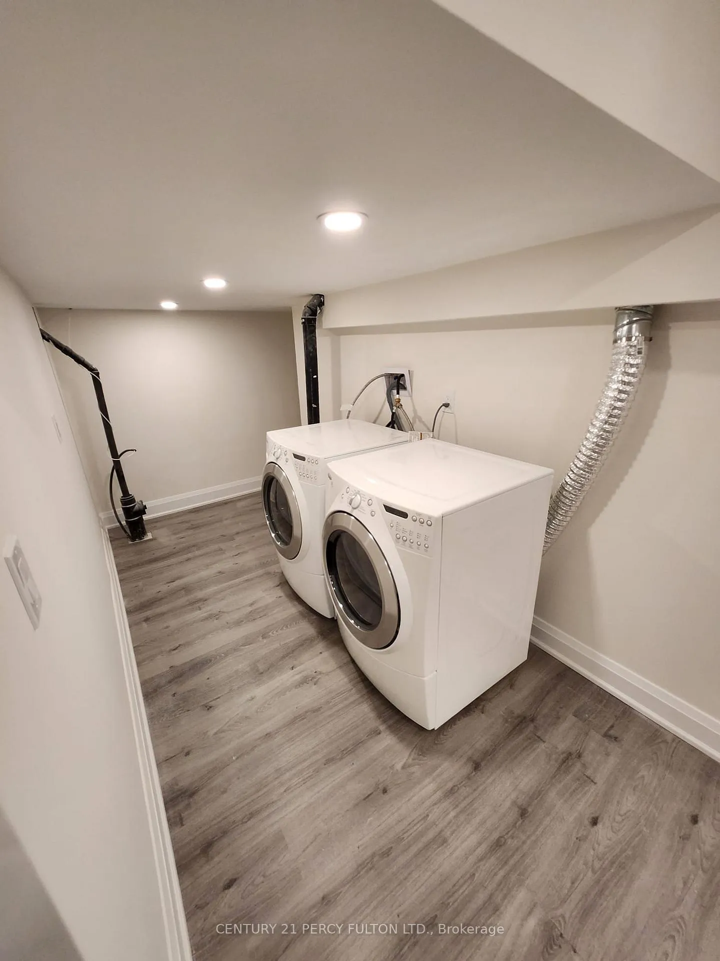 Photo 6 of Unit Bsmt, 212 River Ridge Boulevard, Aurora, Bayview Northeast — HOMEH