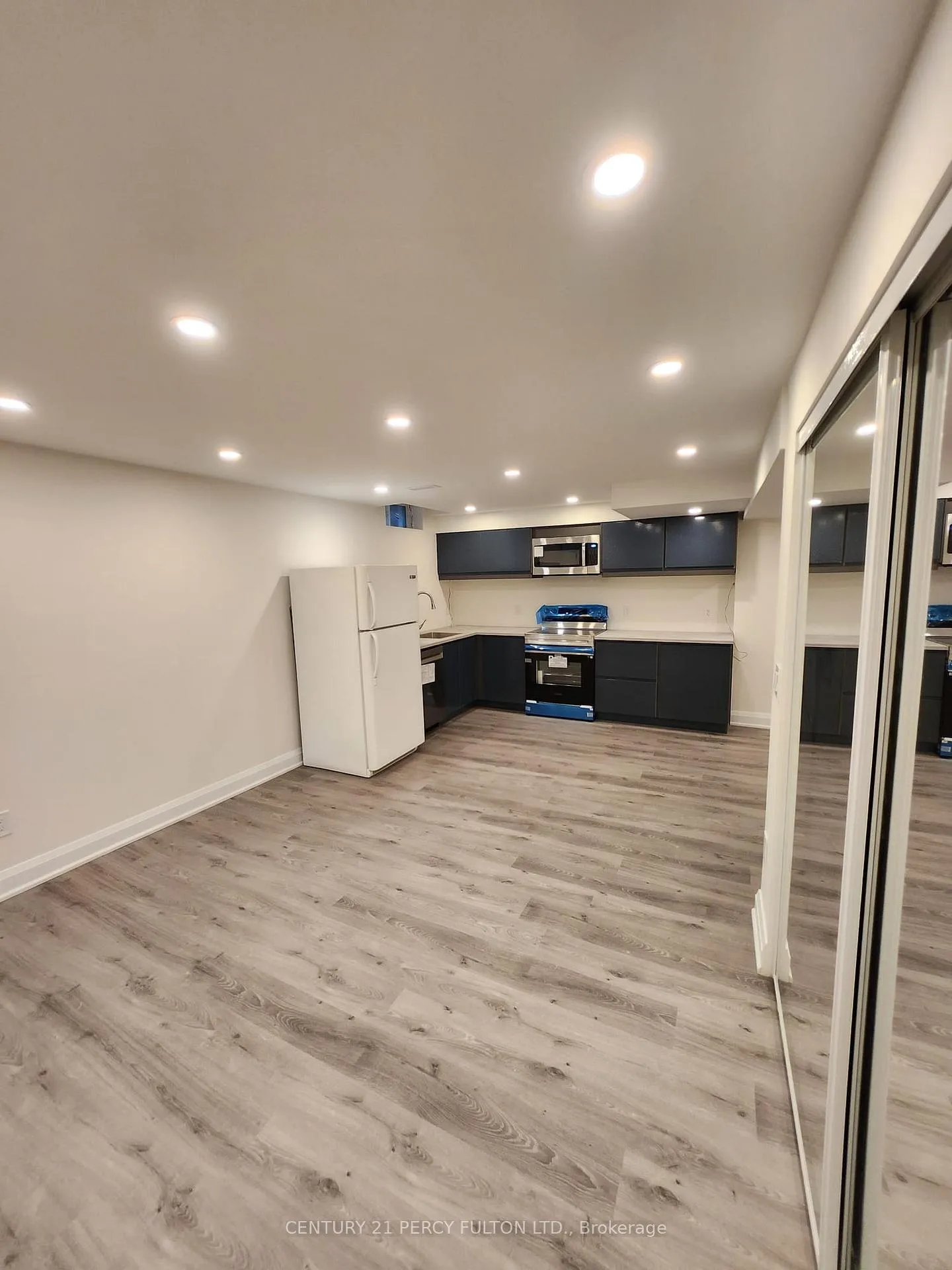 Photo 9 of Unit Bsmt, 212 River Ridge Boulevard, Aurora, Bayview Northeast — HOMEH