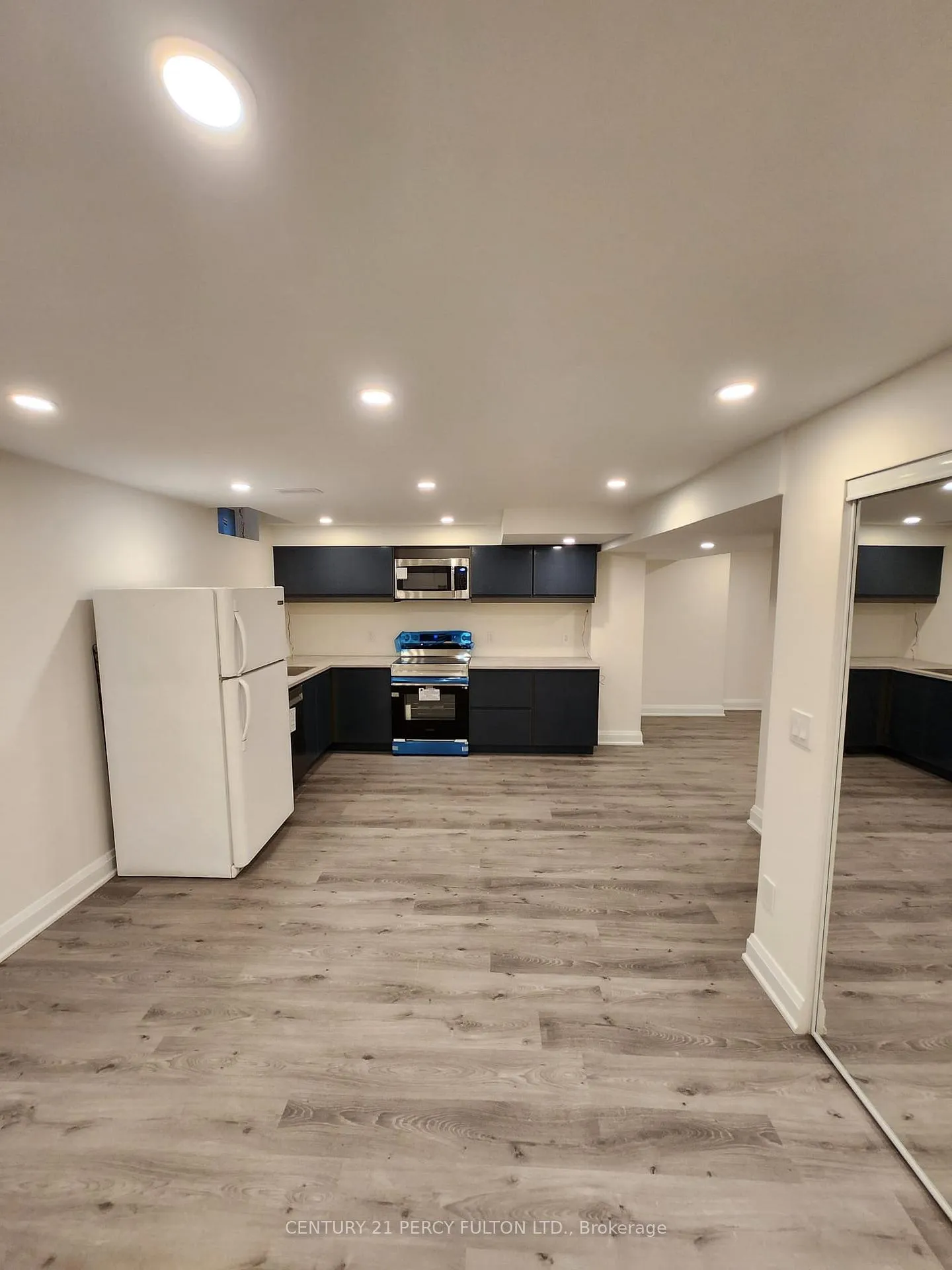 Photo 10 of Unit Bsmt, 212 River Ridge Boulevard, Aurora, Bayview Northeast — HOMEH