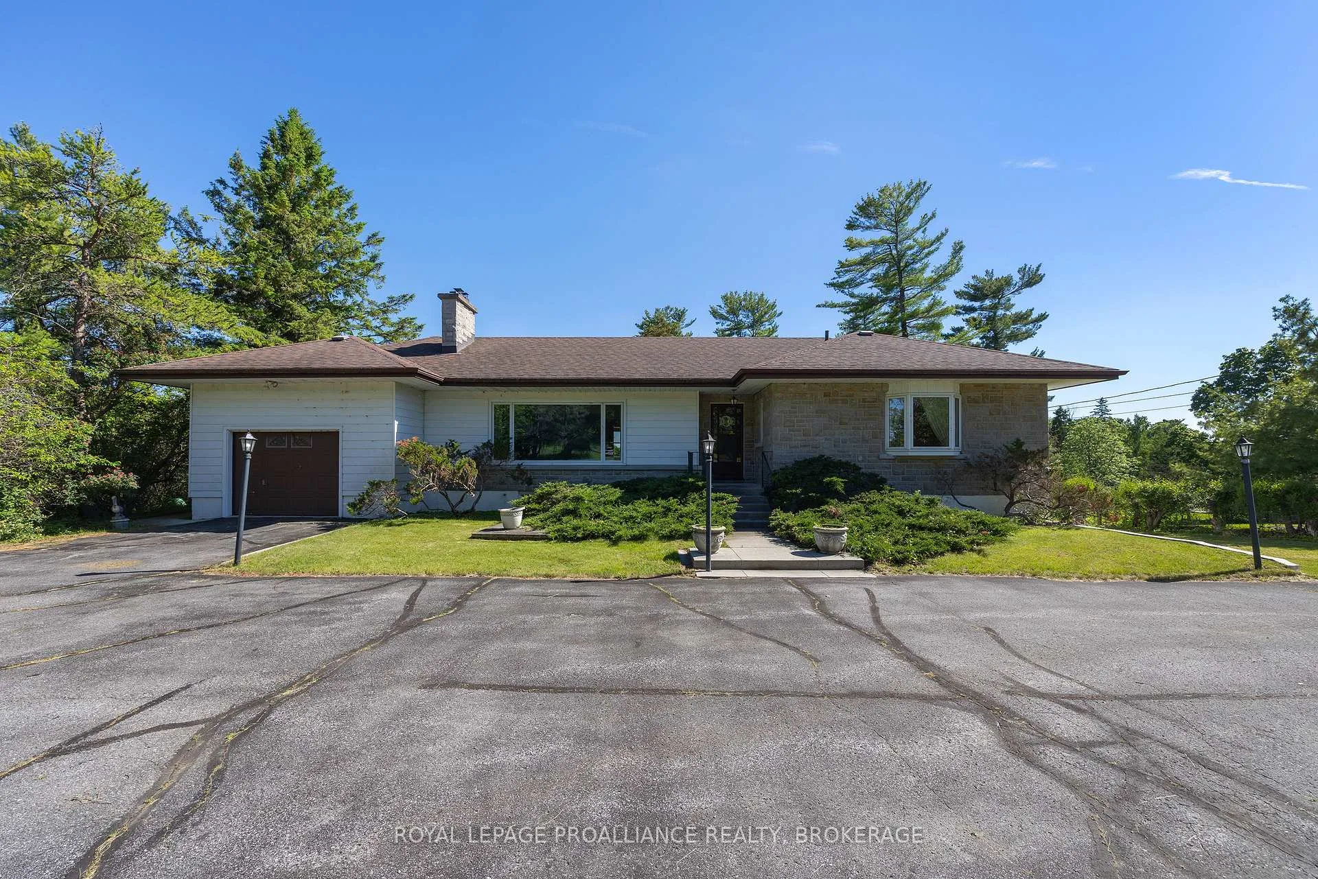 Photo 1 of 4756 Bath Road, Loyalist, Lennox and Addington - South — HOMEH