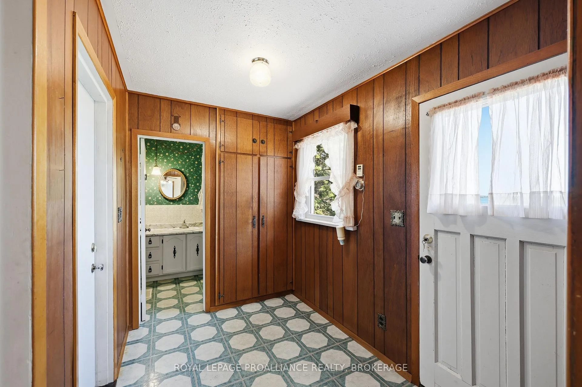 Photo 23 of 4756 Bath Road, Loyalist, Lennox and Addington - South — HOMEH