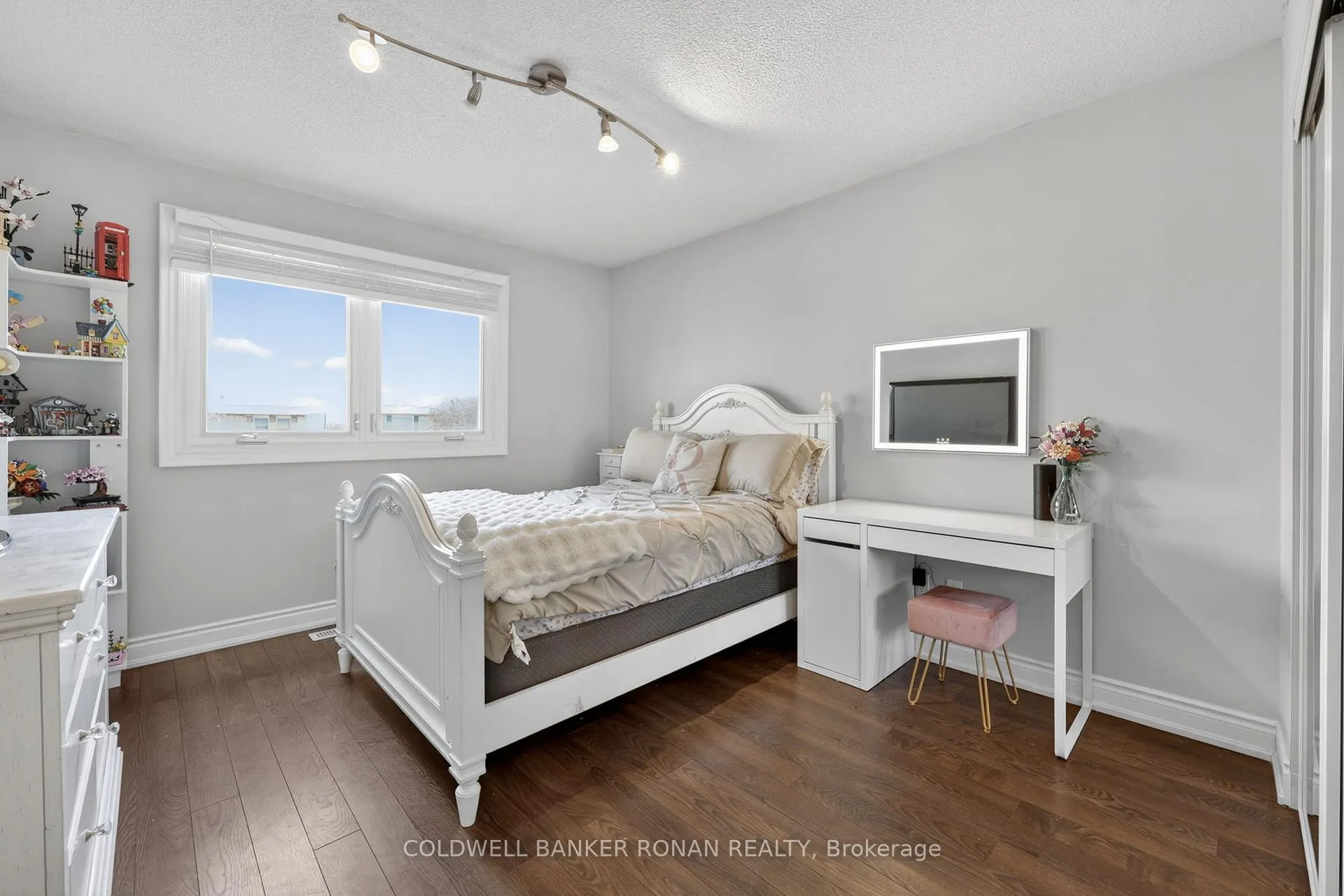 Photo 25 of 41 Wolfe Avenue, New Tecumseth, Tottenham — HOMEH