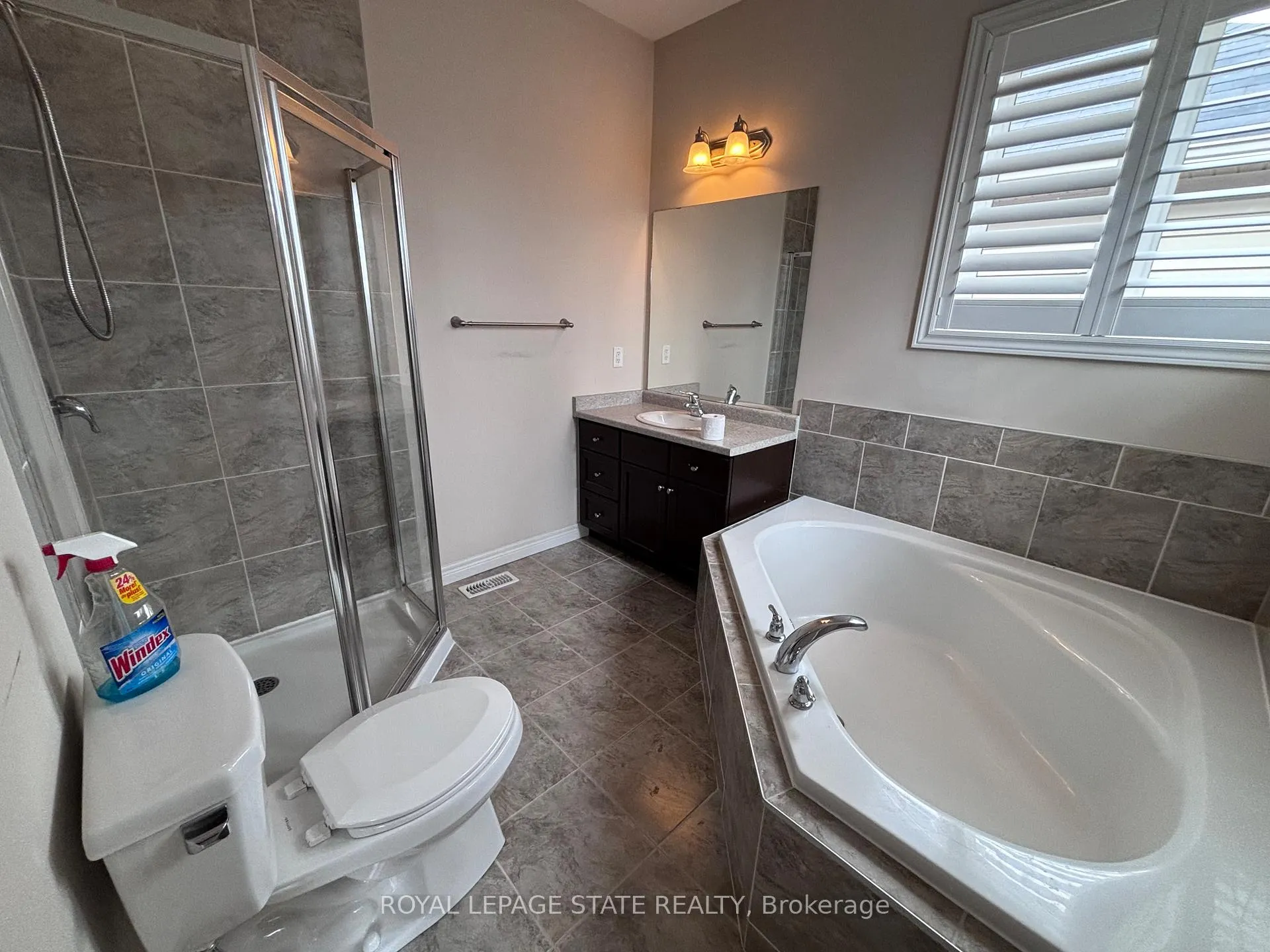 Photo 15 of 419 Macintosh Drive, Hamilton, Stoney Creek — HOMEH