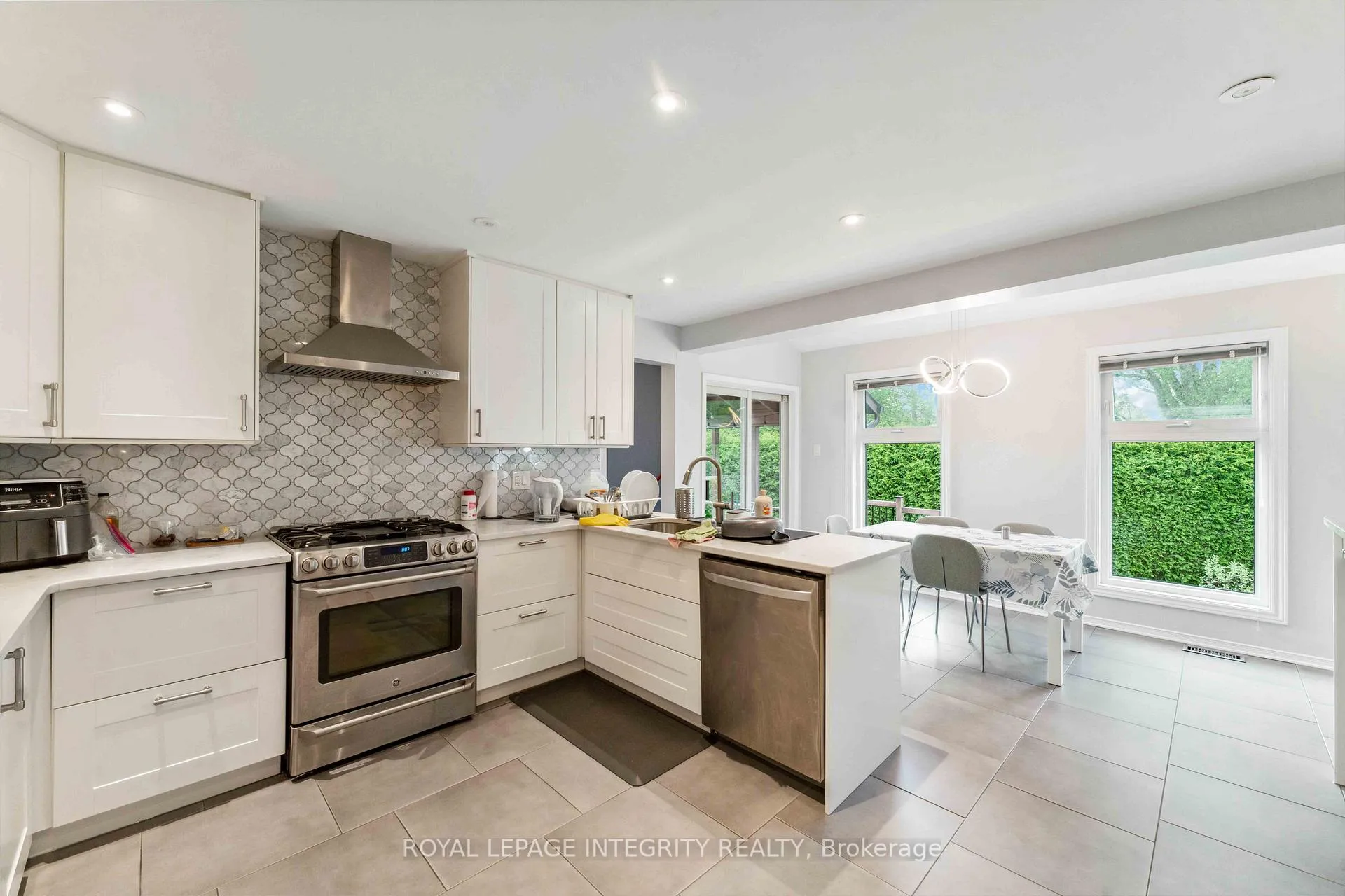 Photo 8 of 48 Depper Place, Ottawa, Hunt Club Park/Greenboro — HOMEH