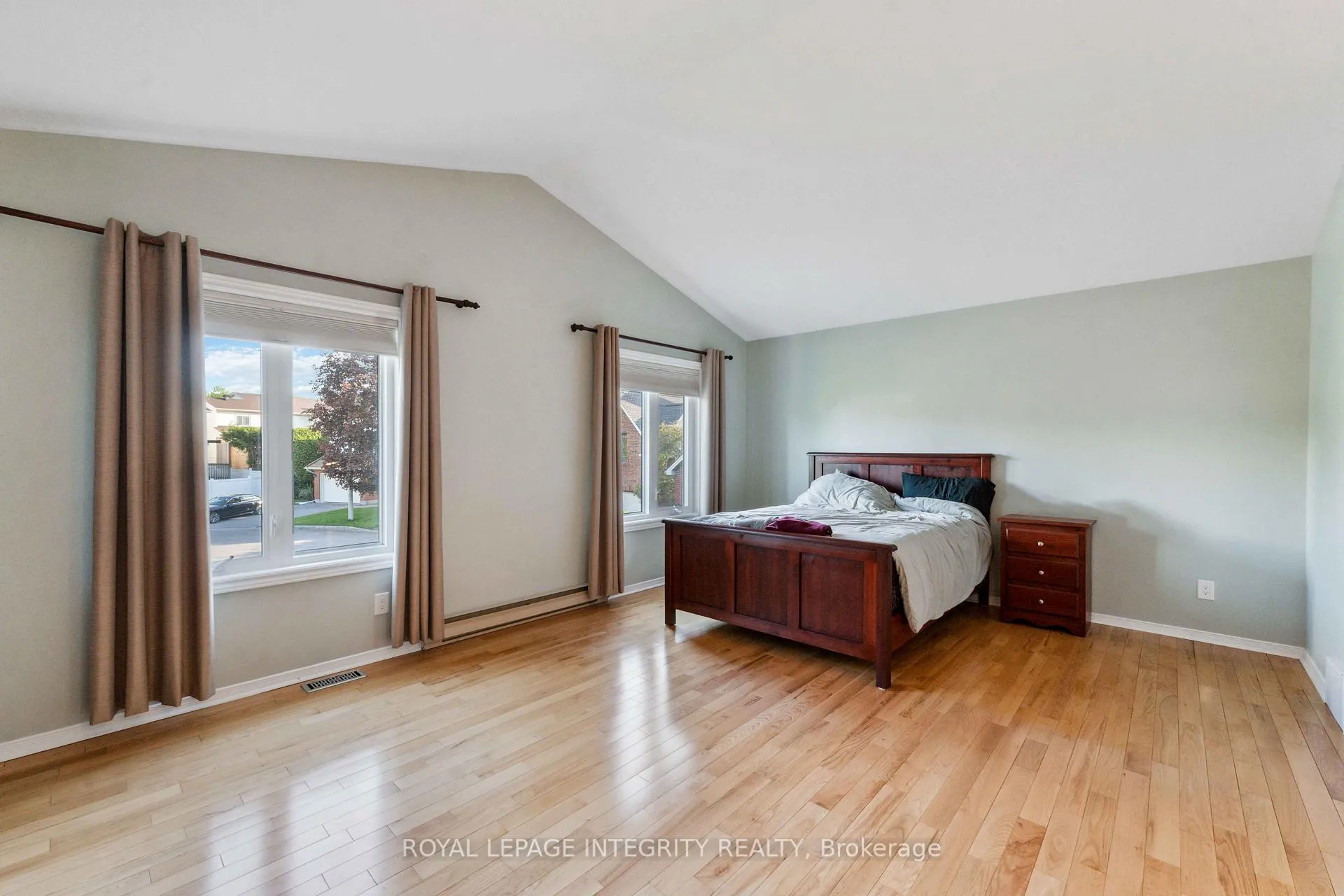 Photo 12 of 48 Depper Place, Ottawa, Hunt Club Park/Greenboro — HOMEH