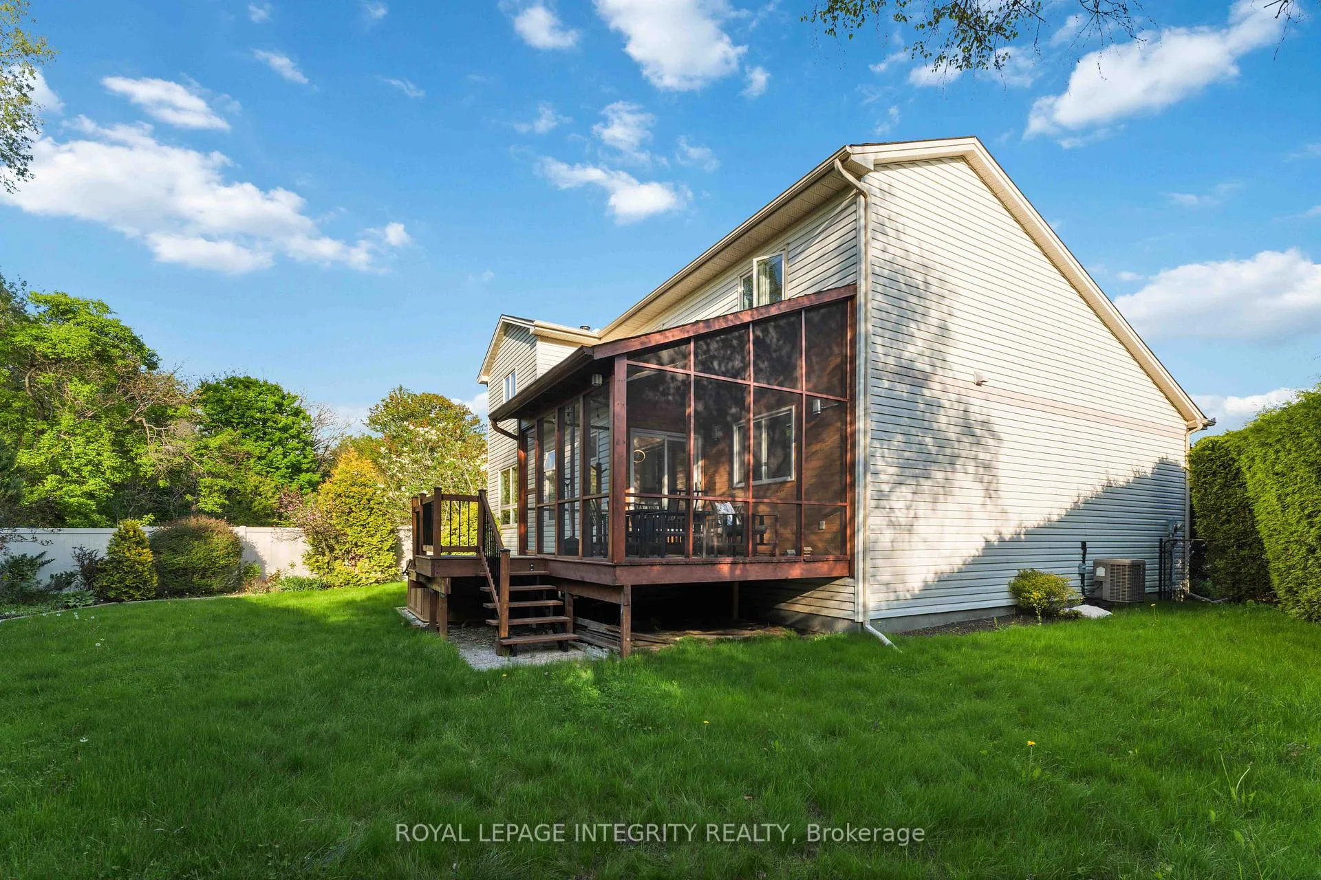 Photo 18 of 48 Depper Place, Ottawa, Hunt Club Park/Greenboro — HOMEH