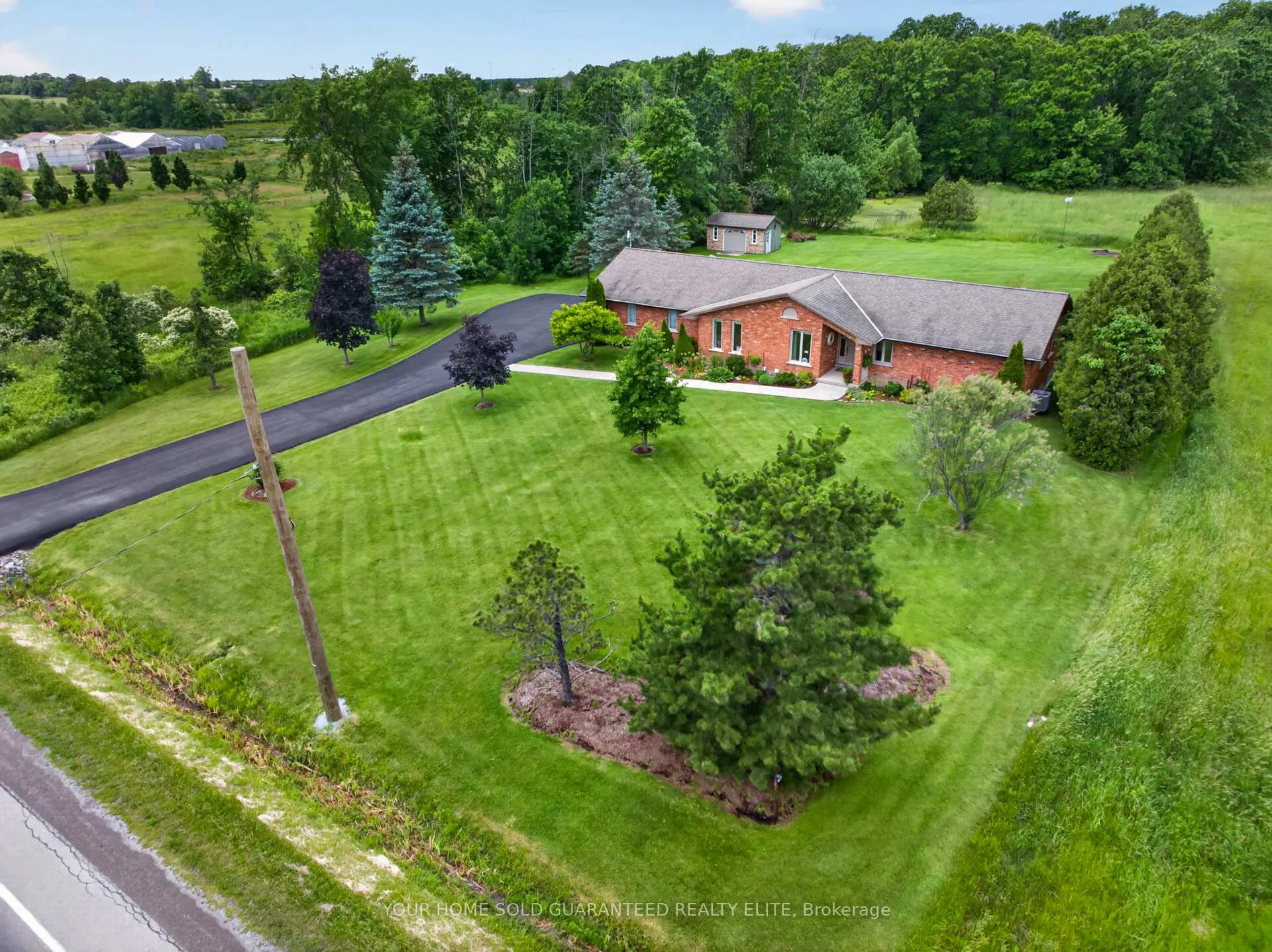 Photo 2 of 398 Mountain Road, Grimsby, Grimsby Escarpment — HOMEH