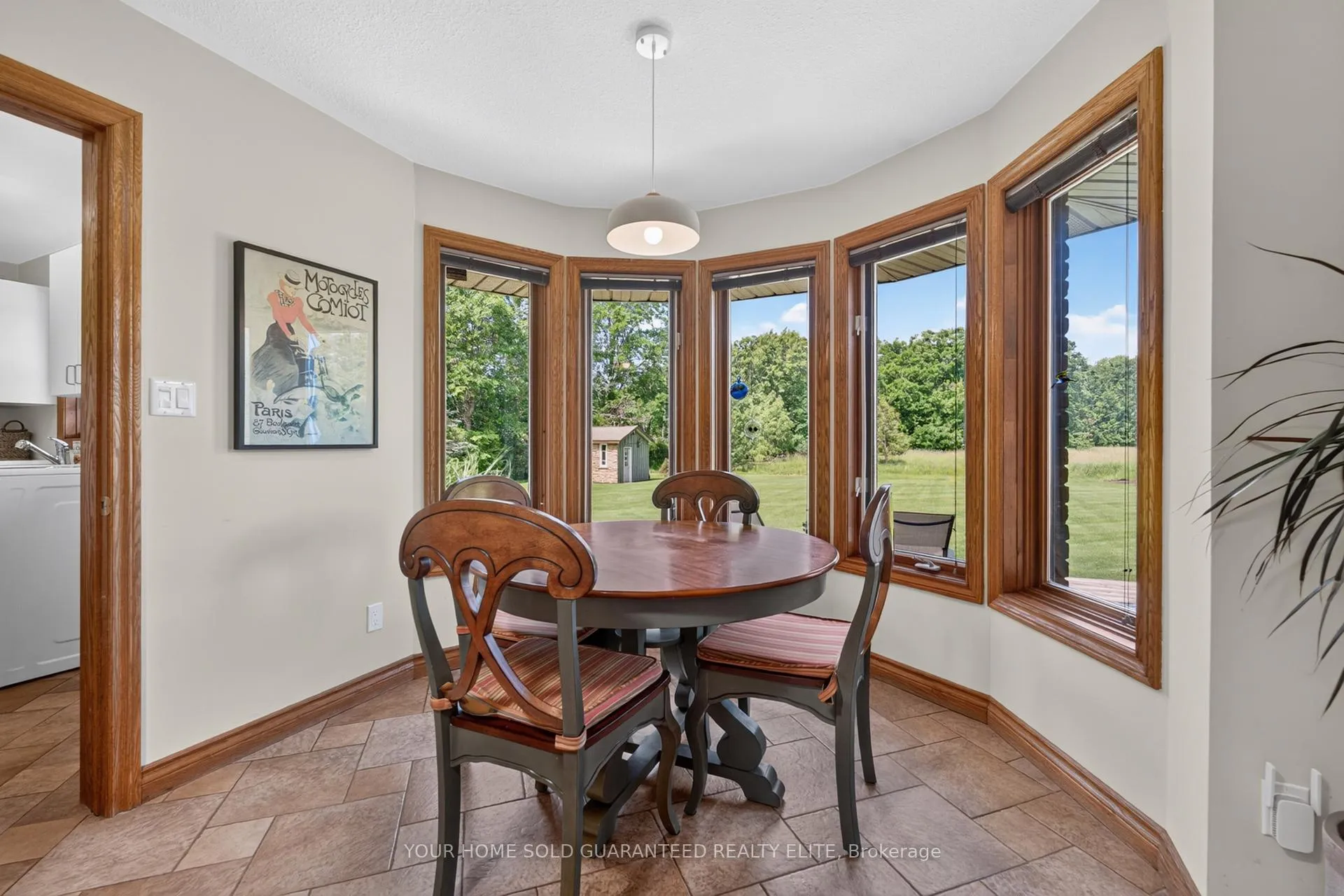 Photo 7 of 398 Mountain Road, Grimsby, Grimsby Escarpment — HOMEH