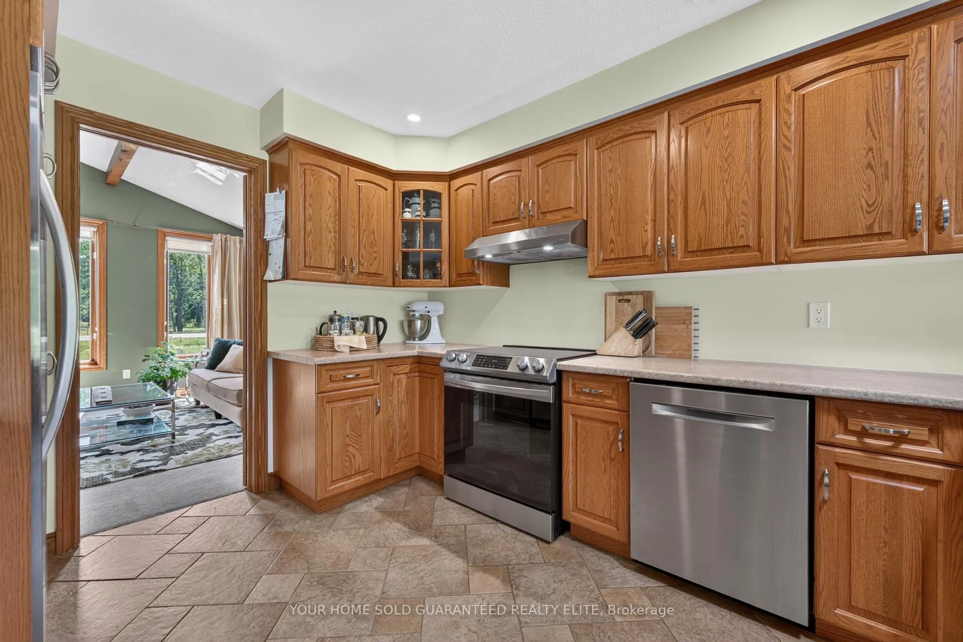 Photo 21 of 398 Mountain Road, Grimsby, Grimsby Escarpment — HOMEH