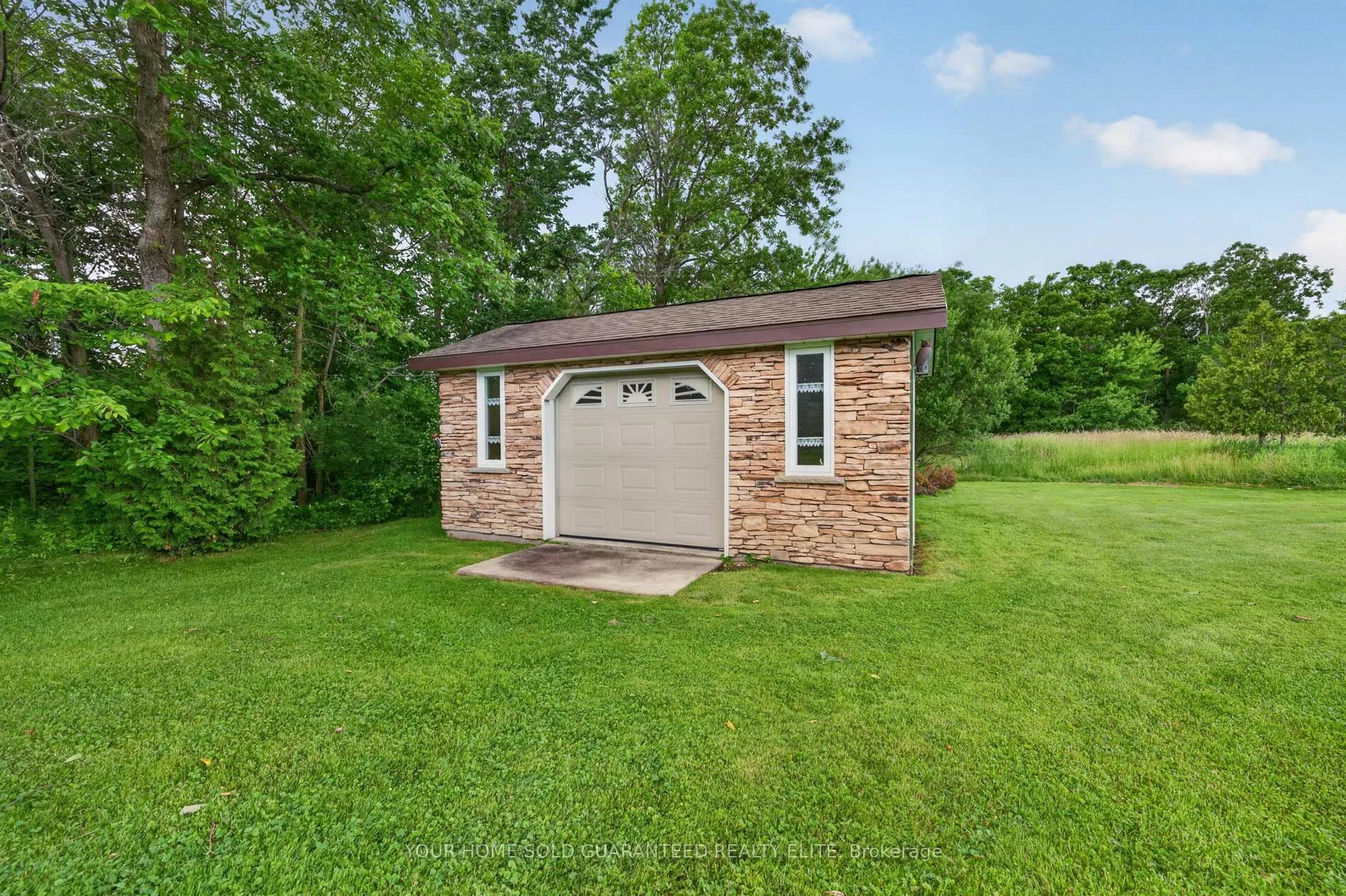 Photo 42 of 398 Mountain Road, Grimsby, Grimsby Escarpment — HOMEH
