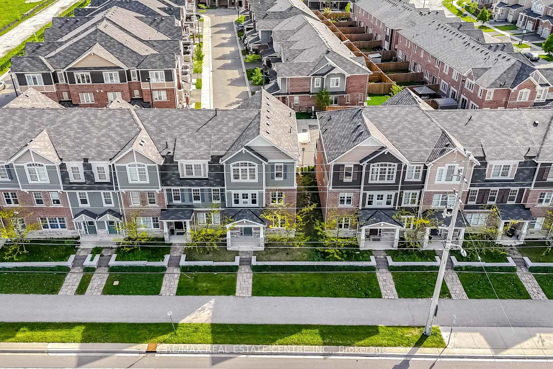Photo 3 of Unit 165, 1000 Asleton Boulevard, Milton, Willmott — HOMEH