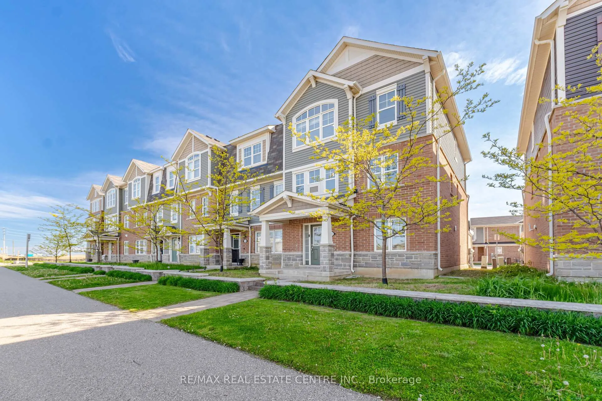 Photo 4 of Unit 165, 1000 Asleton Boulevard, Milton, Willmott — HOMEH
