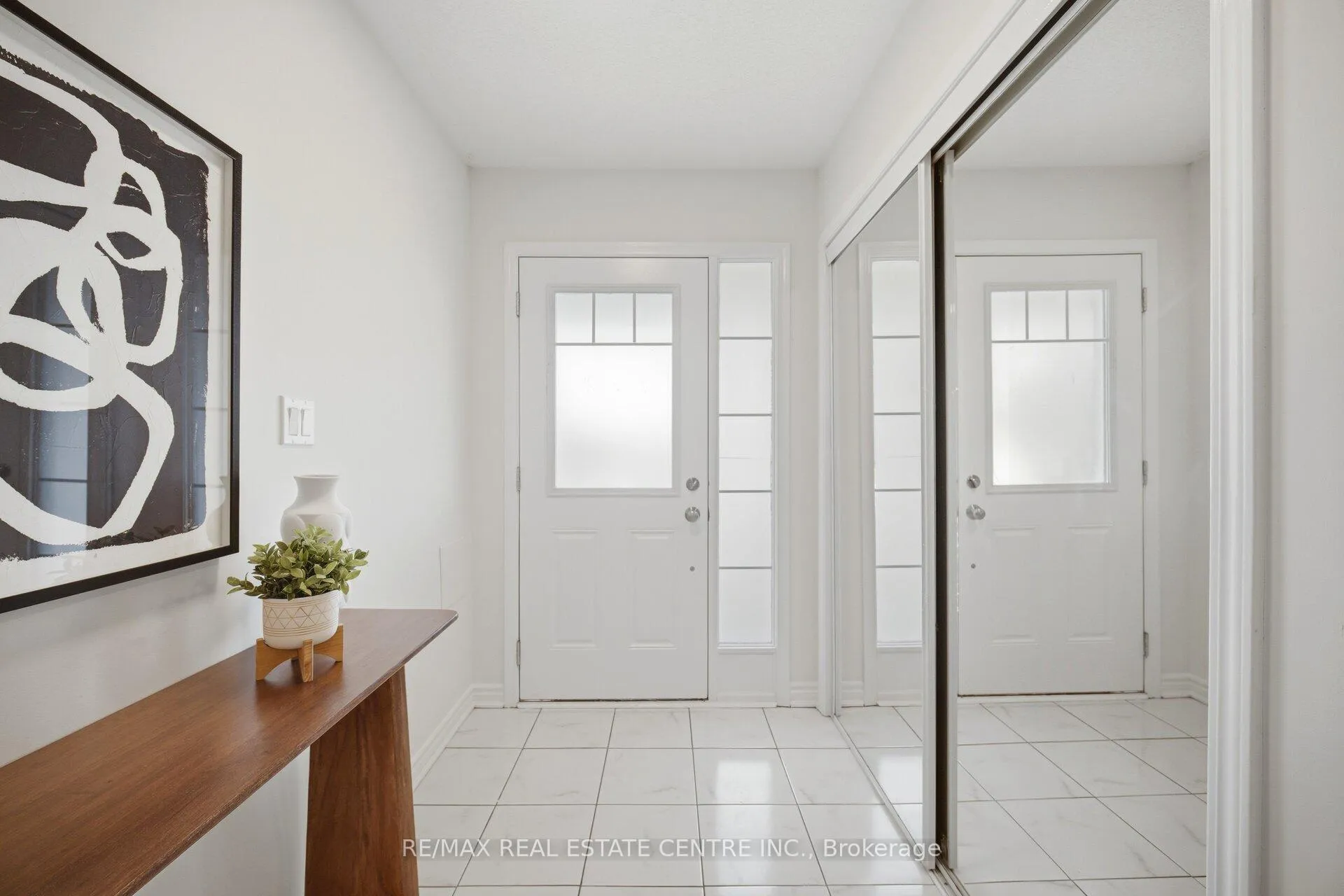 Photo 6 of Unit 165, 1000 Asleton Boulevard, Milton, Willmott — HOMEH