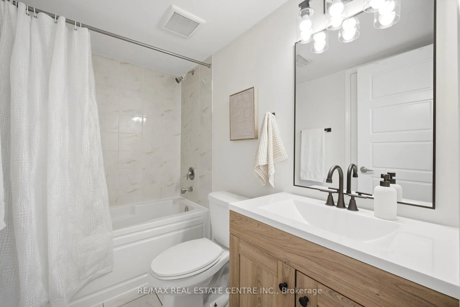 Photo 10 of Unit 165, 1000 Asleton Boulevard, Milton, Willmott — HOMEH