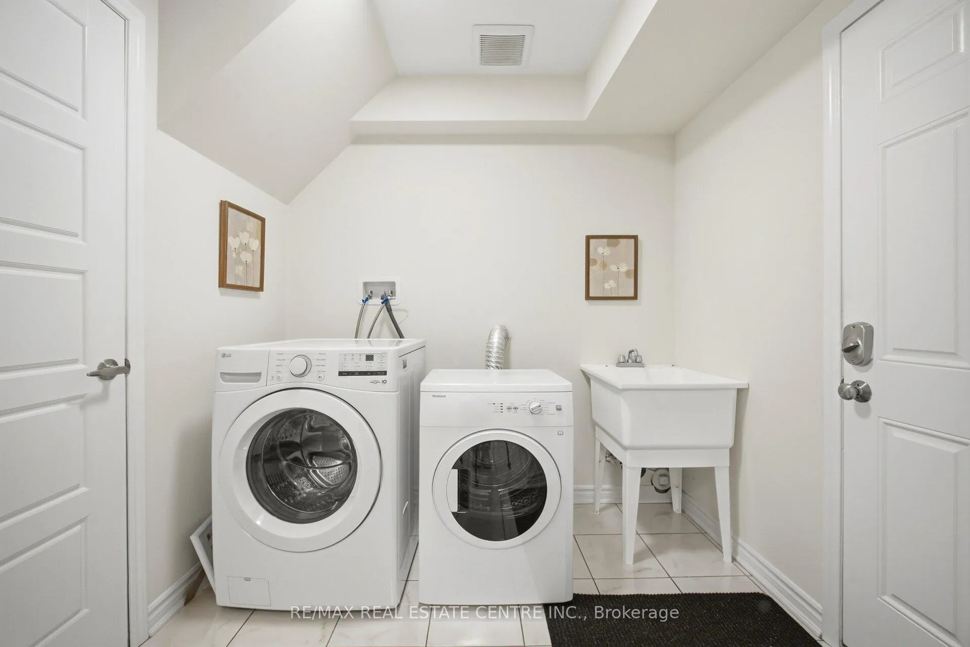 Photo 11 of Unit 165, 1000 Asleton Boulevard, Milton, Willmott — HOMEH