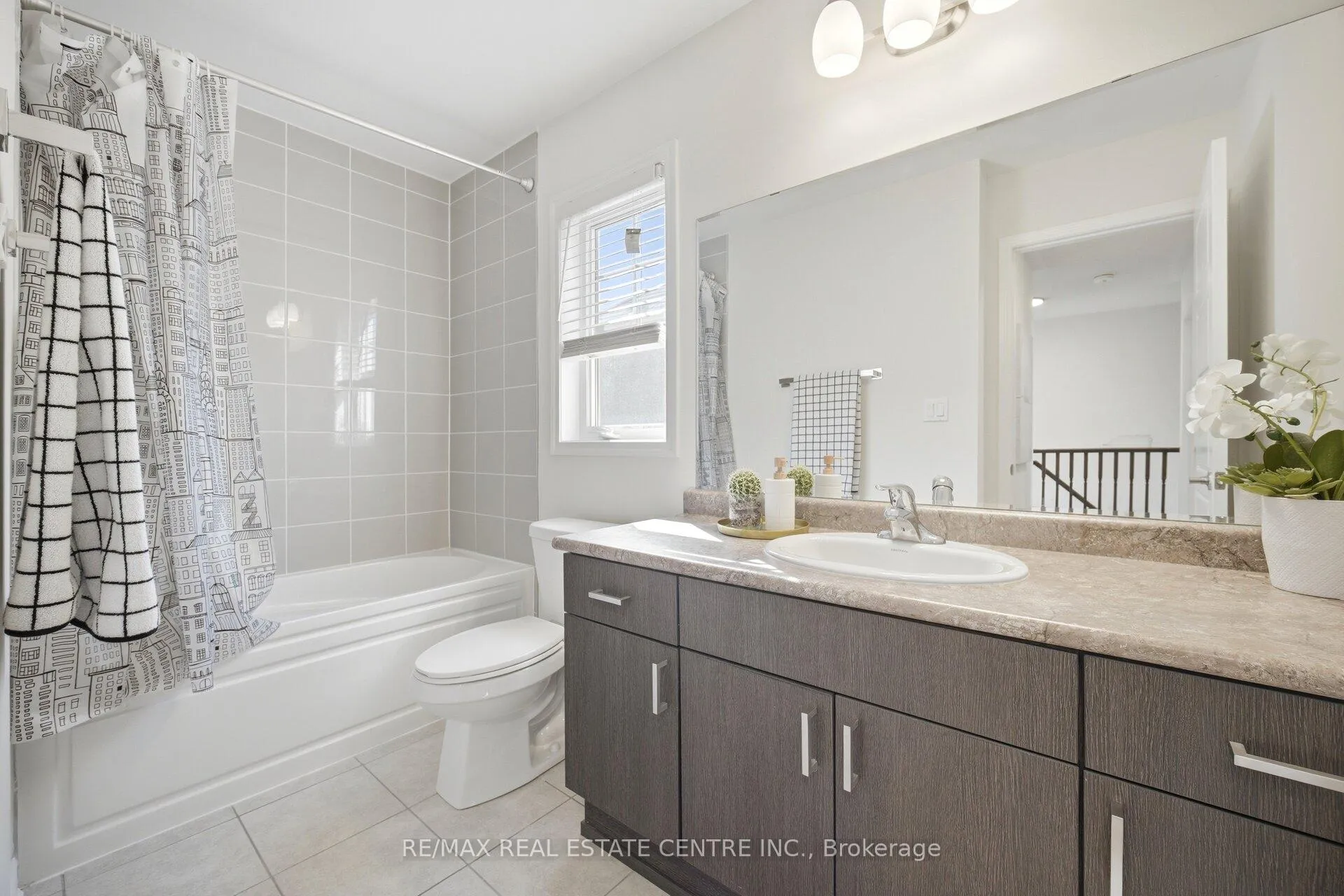 Photo 39 of Unit 165, 1000 Asleton Boulevard, Milton, Willmott — HOMEH
