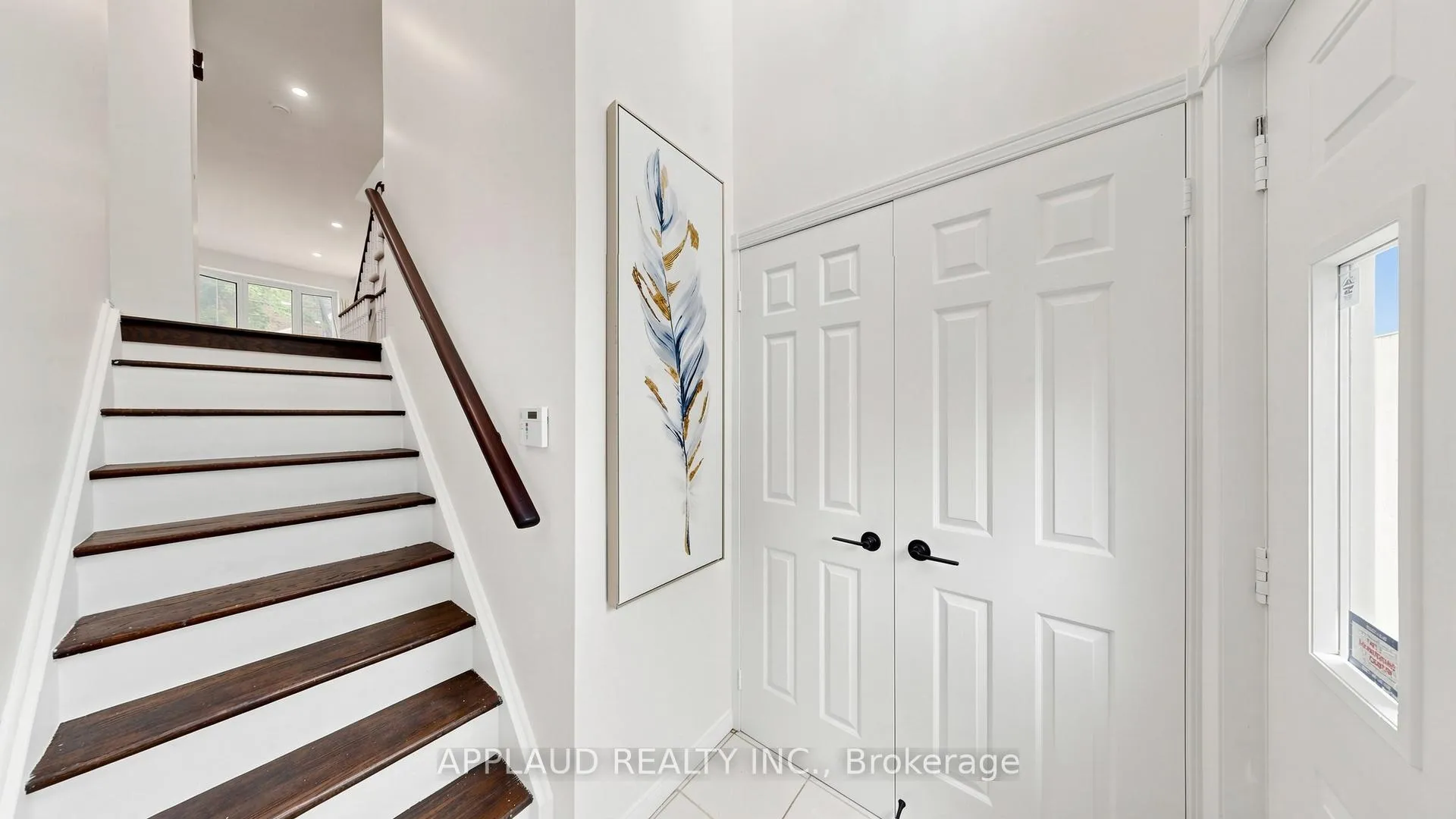 Photo 3 of 82 Confederation Way, Markham, Thornhill — HOMEH