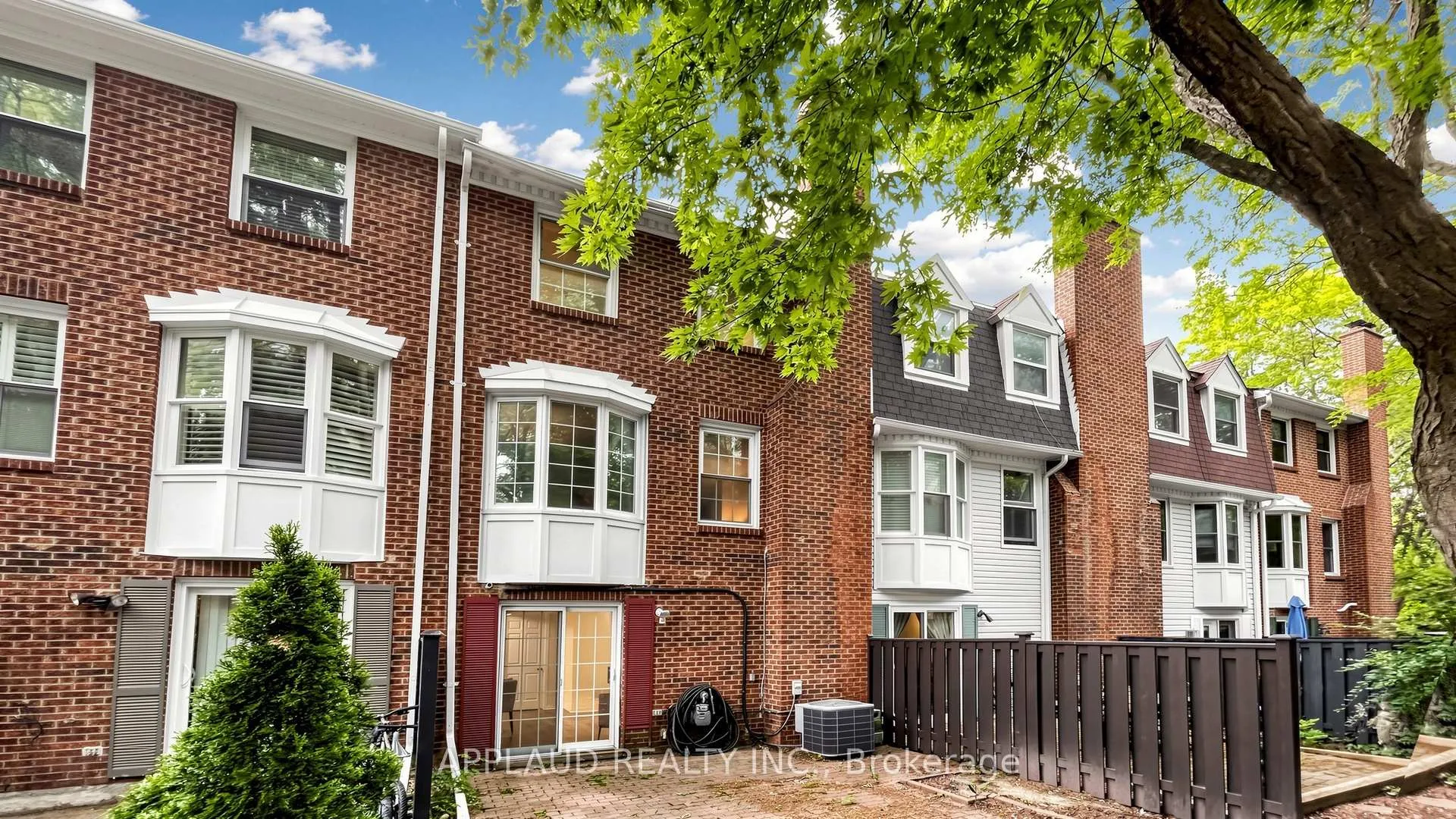 Photo 30 of 82 Confederation Way, Markham, Thornhill — HOMEH
