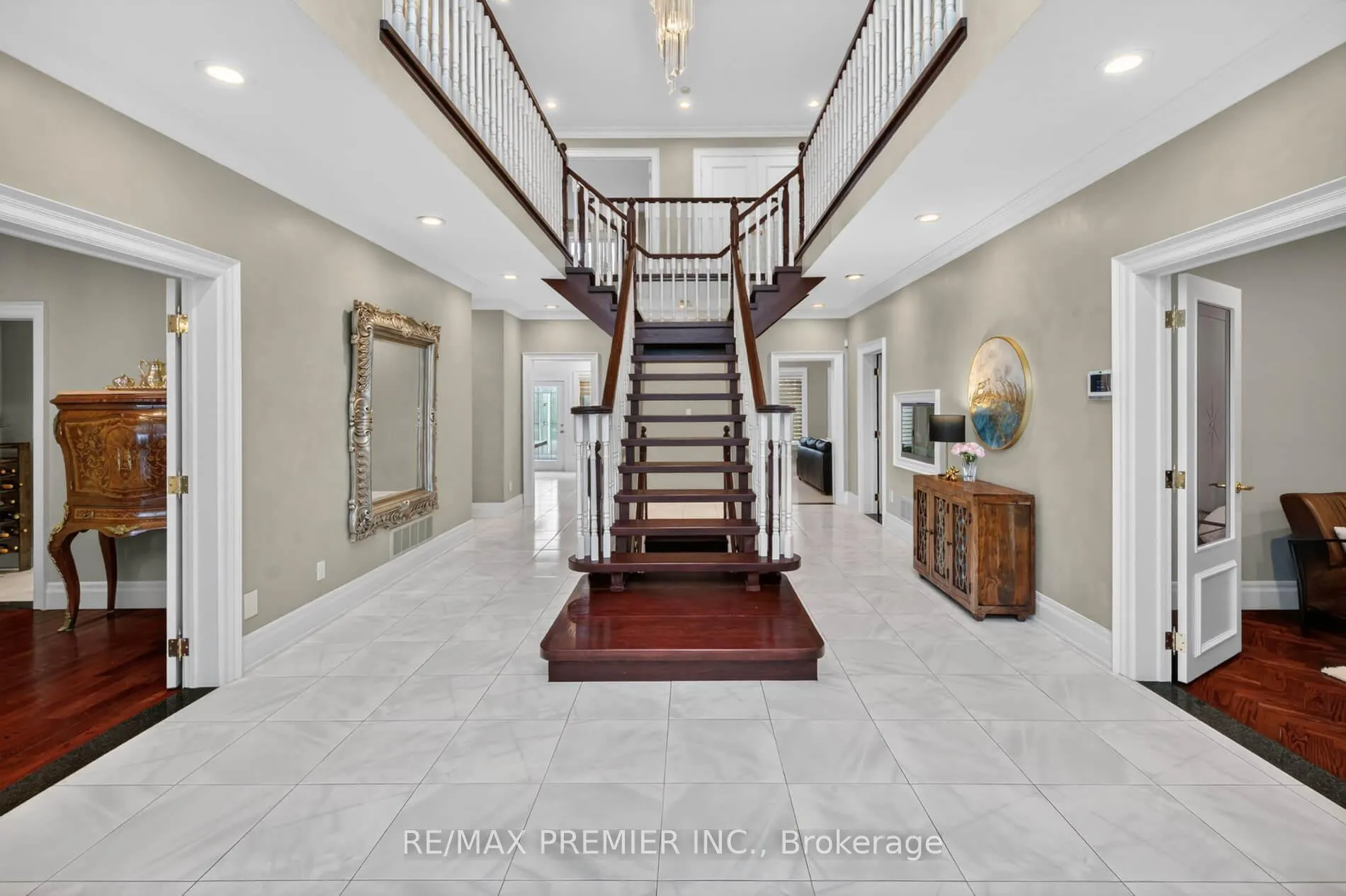 Photo 5 of 46 Deerchase Circle, Vaughan, Islington Woods — HOMEH