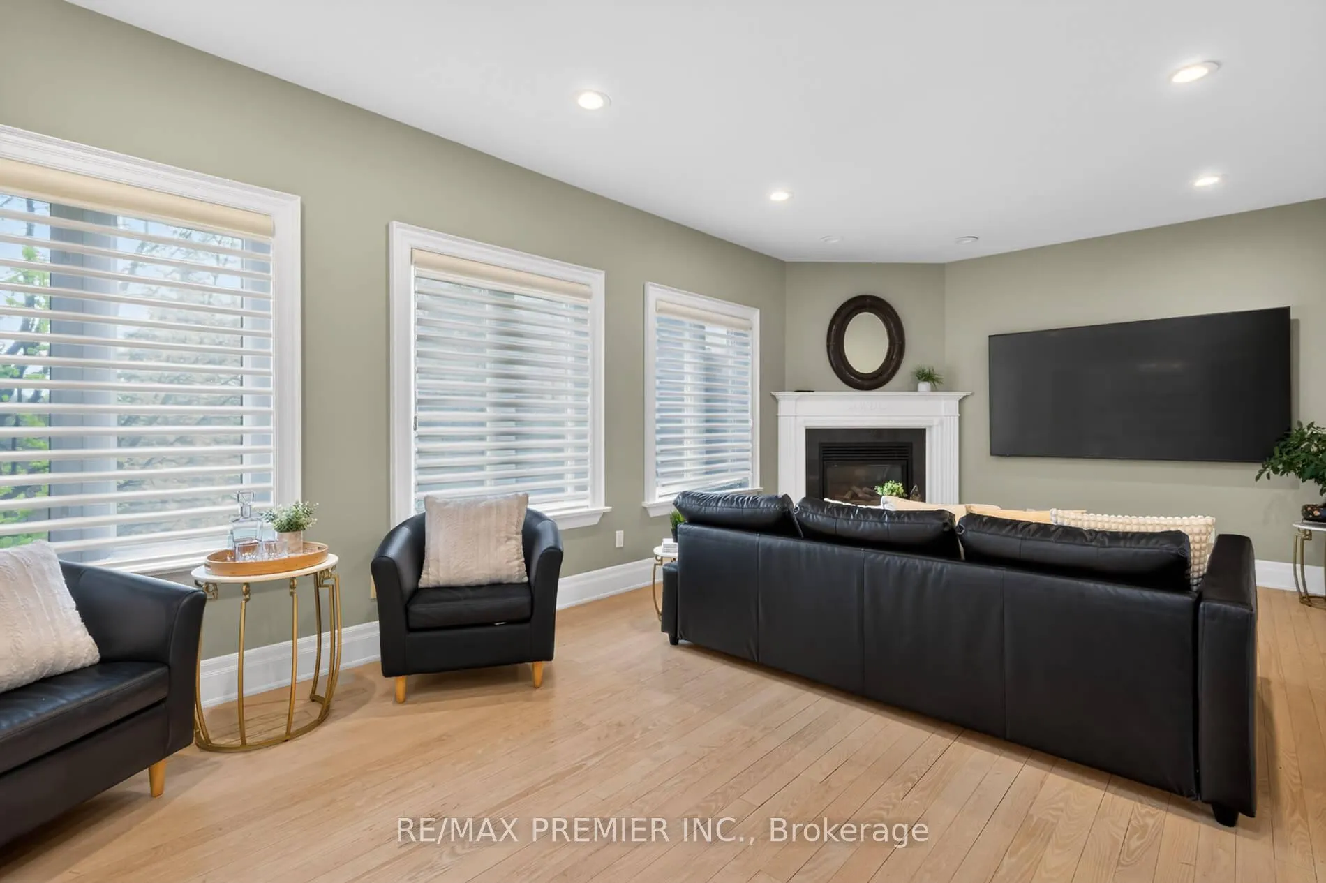 Photo 12 of 46 Deerchase Circle, Vaughan, Islington Woods — HOMEH