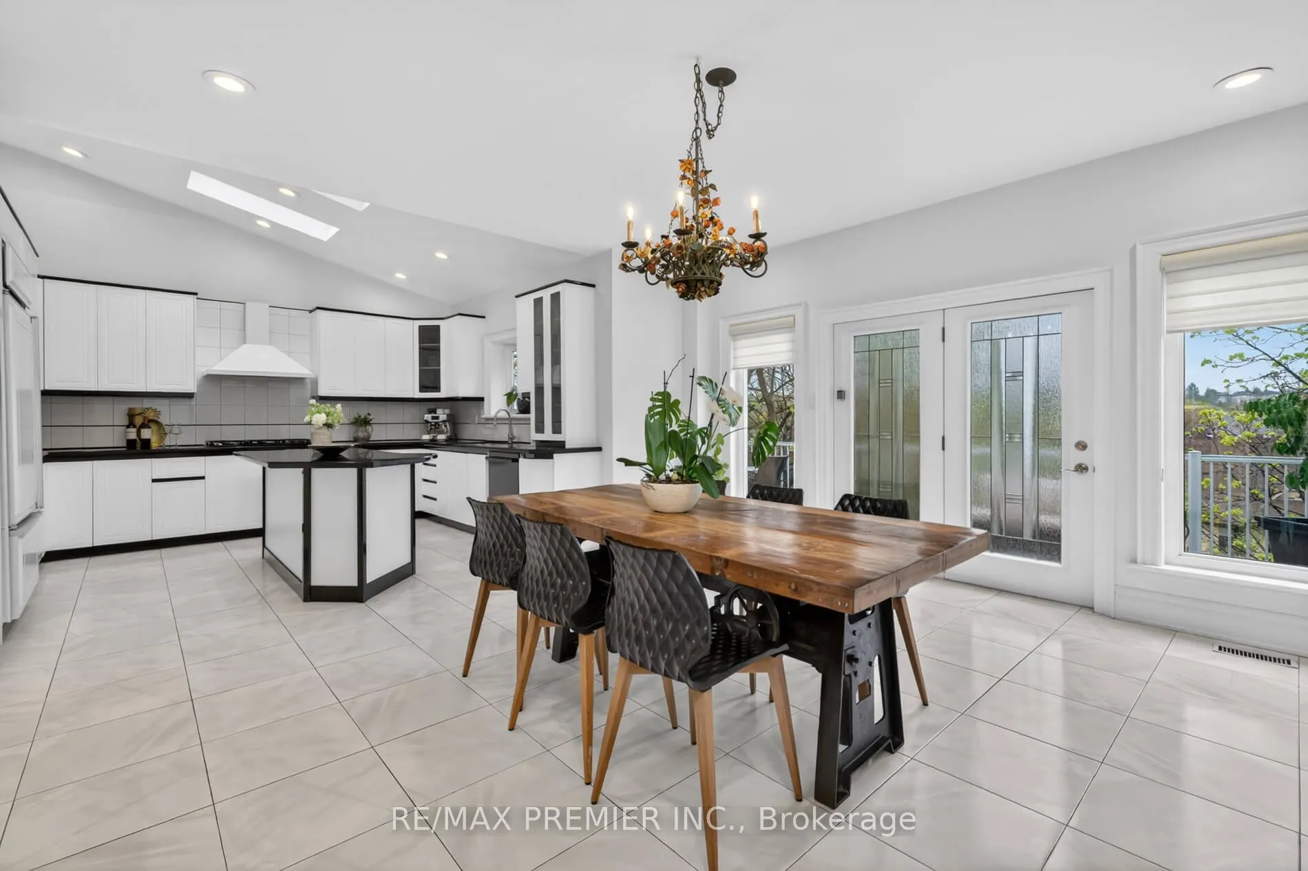 Photo 14 of 46 Deerchase Circle, Vaughan, Islington Woods — HOMEH