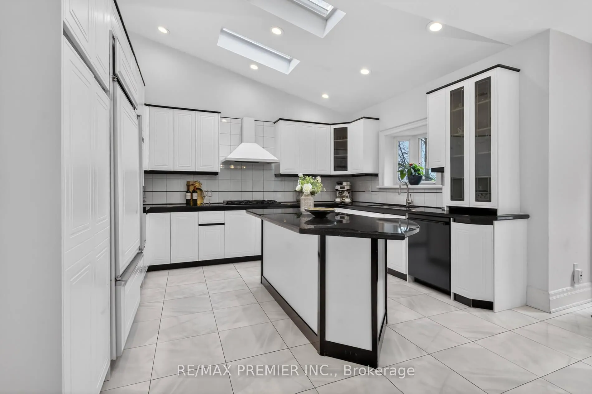 Photo 15 of 46 Deerchase Circle, Vaughan, Islington Woods — HOMEH