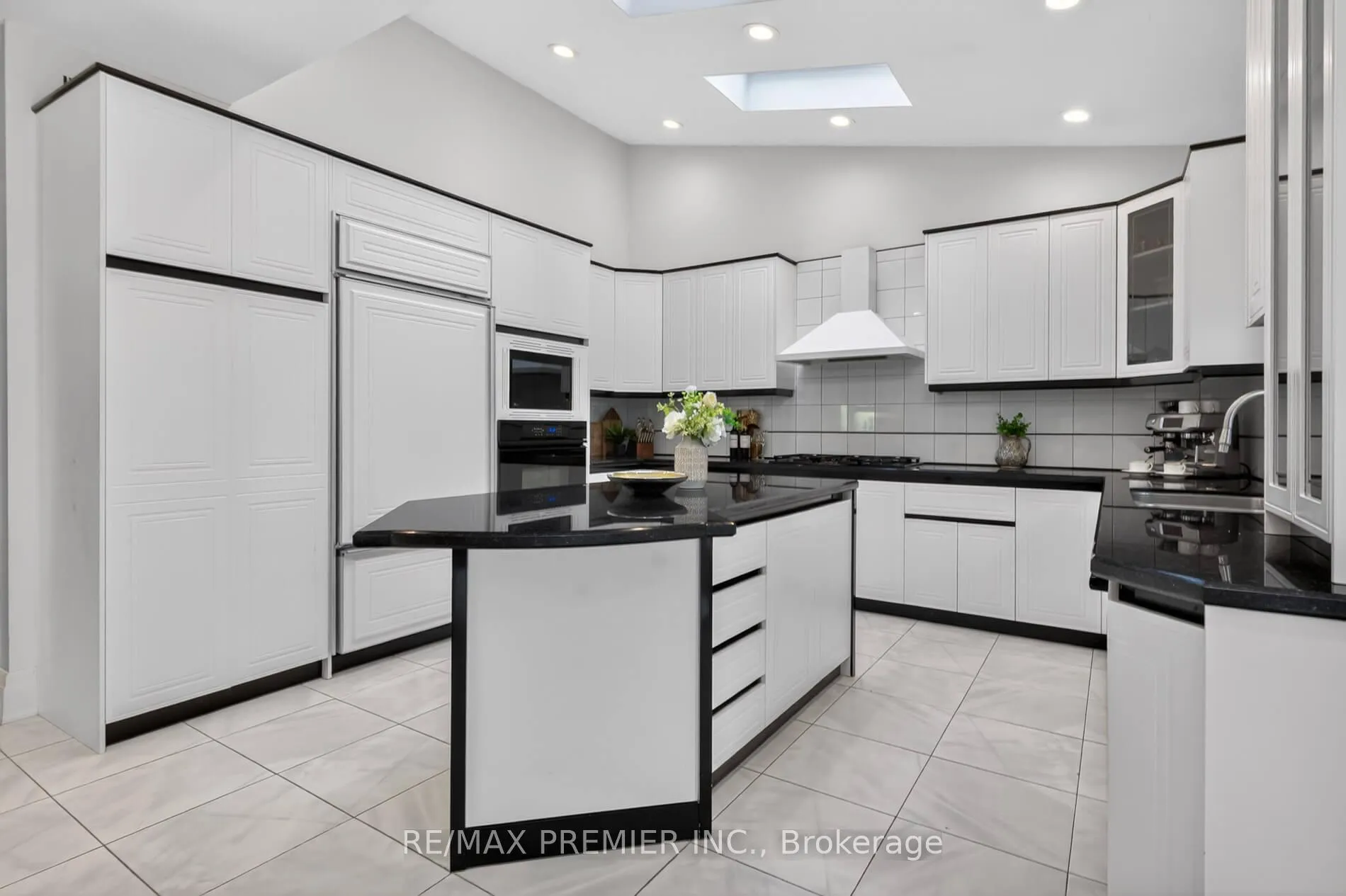 Photo 16 of 46 Deerchase Circle, Vaughan, Islington Woods — HOMEH